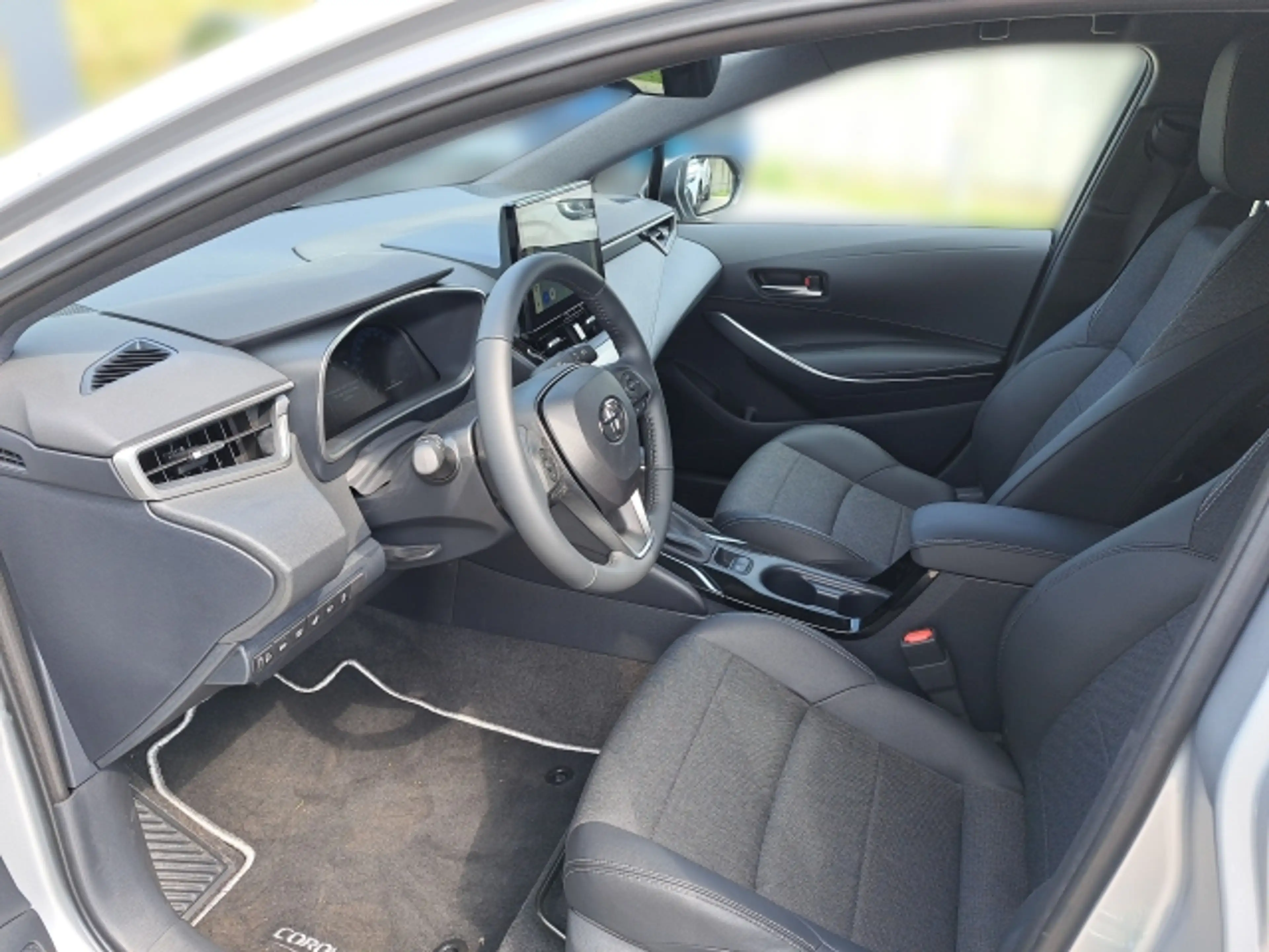 Toyota Corolla Corolla 1,8 HSD TS A — photo 14