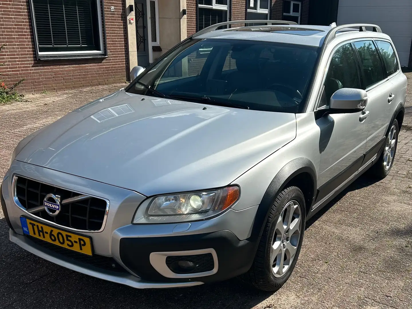 Volvo XC70 XC70 2.4 D5 Summum Ezüst - 2