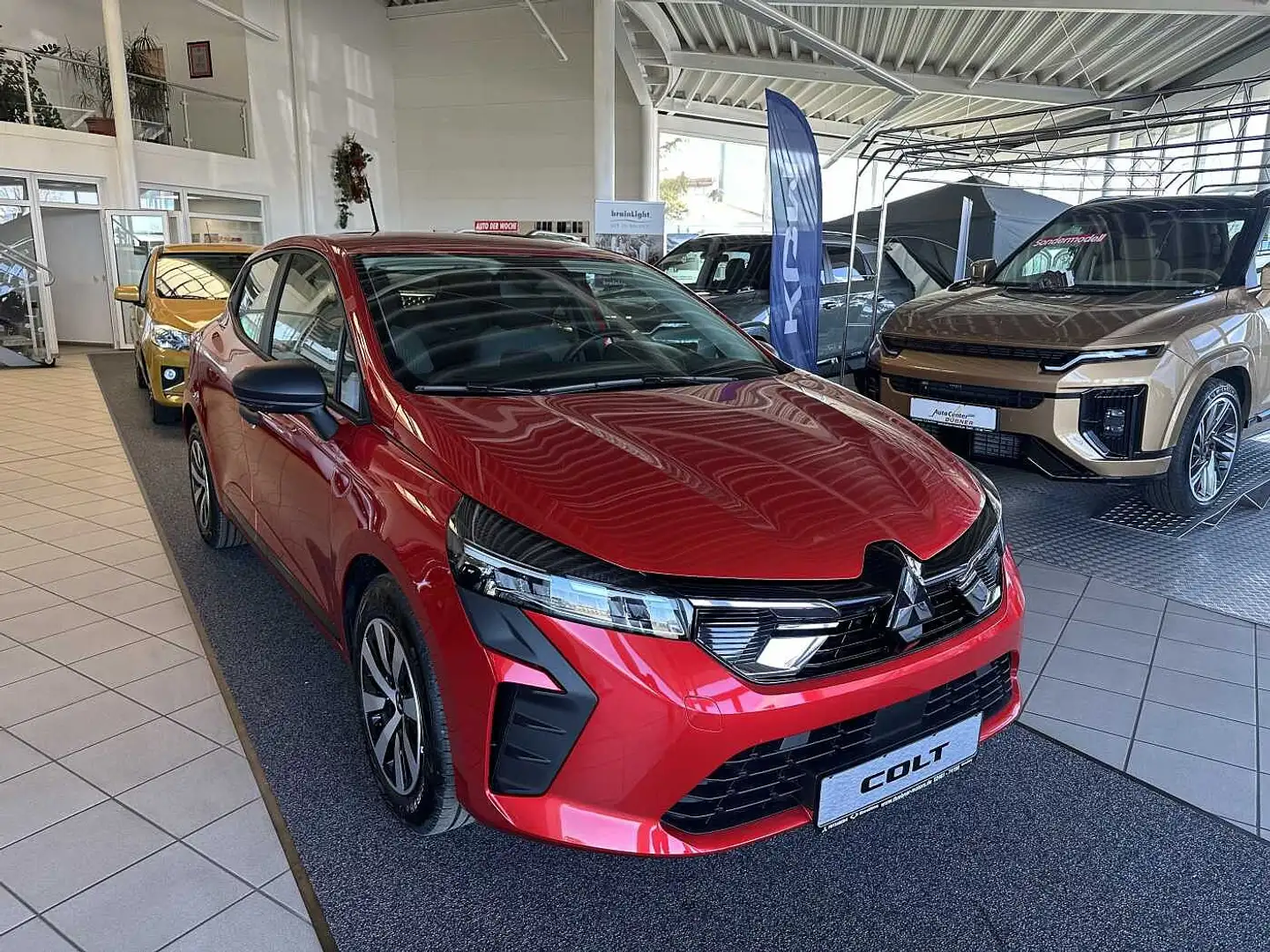 Mitsubishi Colt BASIS 1.0 Benziner 5-Gang Piros - 2