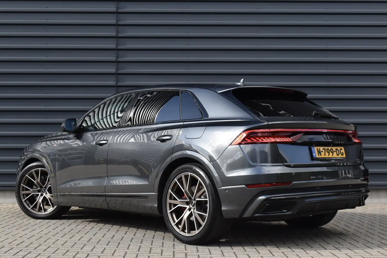 Audi Q8 55 TFSI e Quattro Pro Line S | ACC | RS-Seats | He Grijs - 2