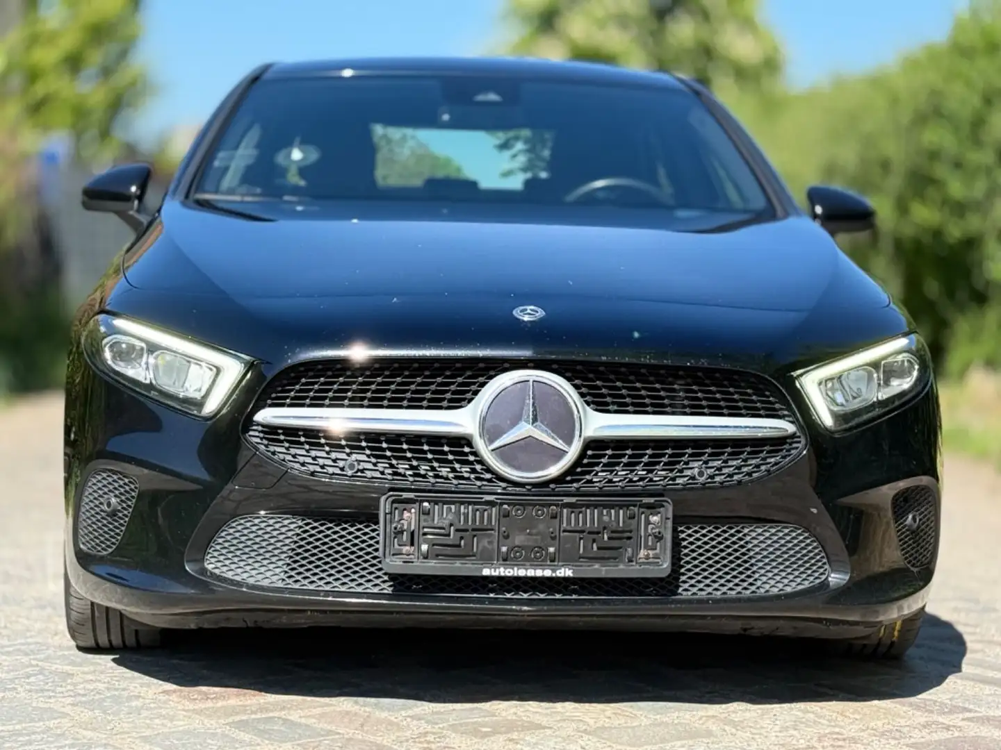 Mercedes-Benz A 220 A -Klasse Lim. A 220 d*LED*1ERH*ACC* Schwarz - 2