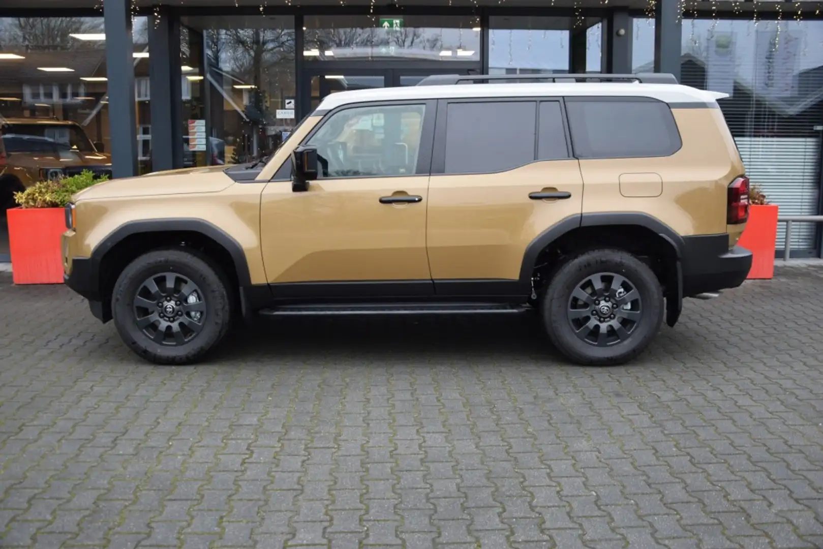 Toyota Land Cruiser 2.8 D-4D 5DRS *FIRST EDITION* A/T VAN BPM VRIJ Beige - 2