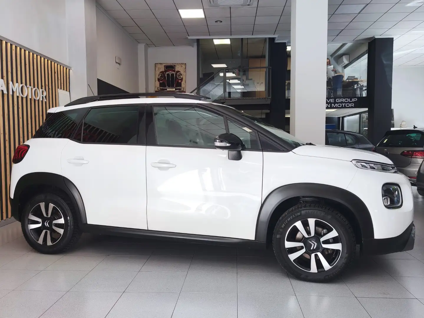 Citroen C3 Aircross Puretech S&S Shine EAT6 130 Wit - 1