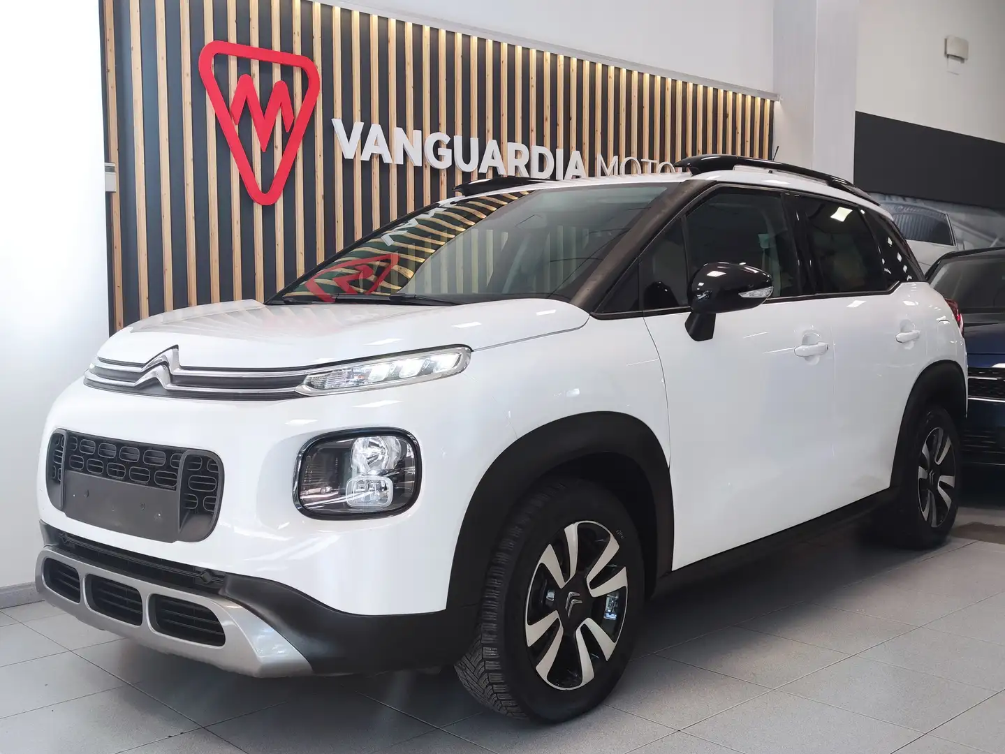 Citroen C3 Aircross Puretech S&S Shine EAT6 130 Wit - 2