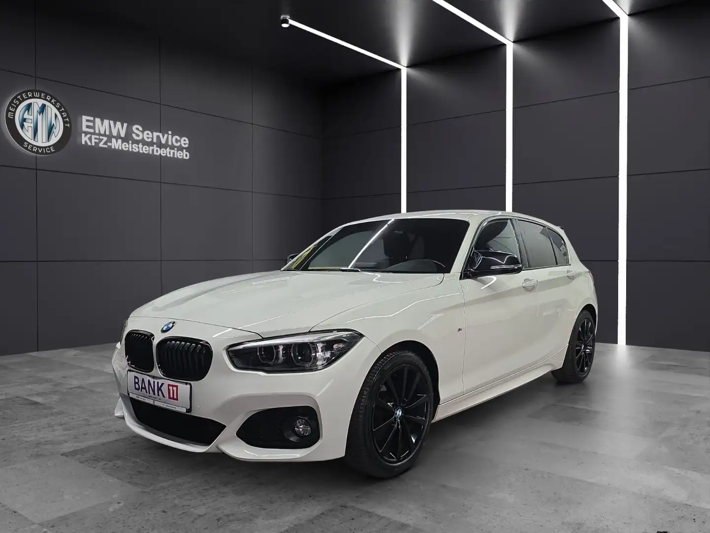 BMW 120 i F20 M-Sport Aut.AHK* LED PDC TEMP Weiß - 1