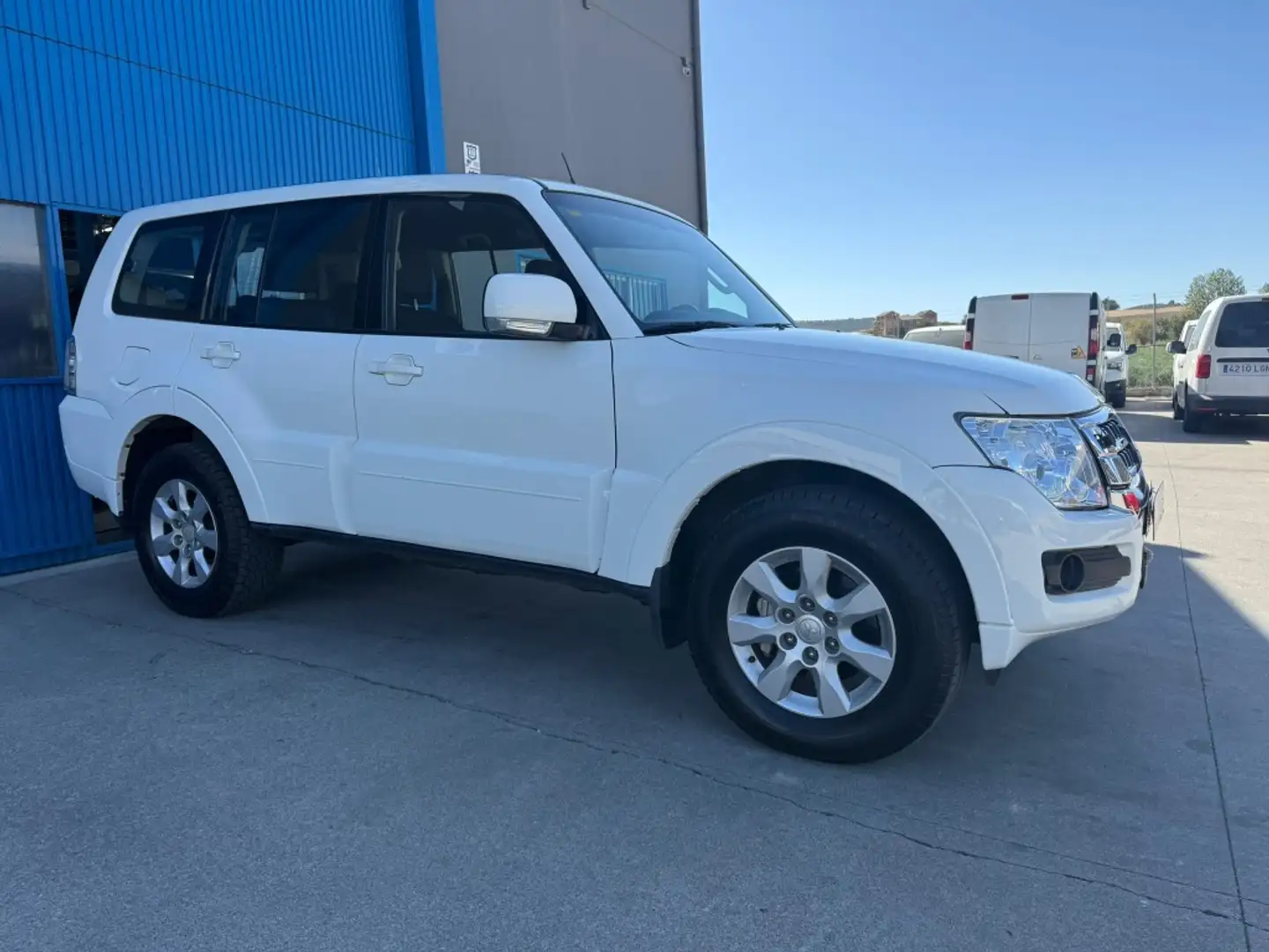 Mitsubishi Montero Todoterreno Automático de 5 Puertas Blanco - 2