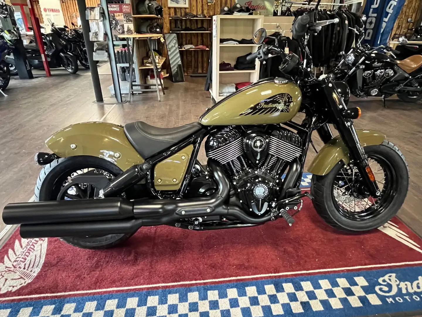 Indian Chief Bobber Dark Horse Tactical Green Verde - 1