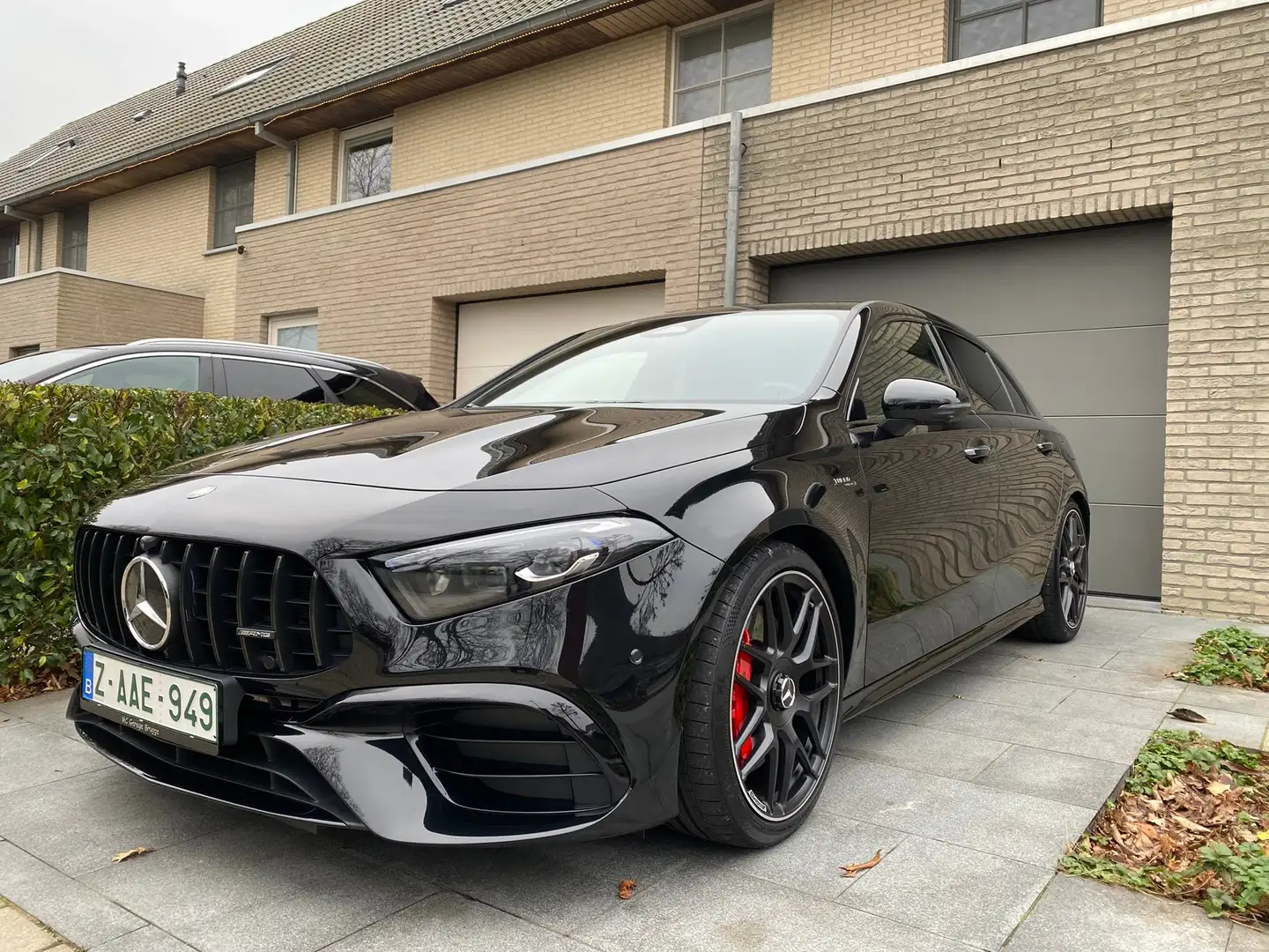 Mercedes-Benz A 45 AMG Facelift |4Matic+ |Track Pace |2 jaar MB garantie Noir - 1