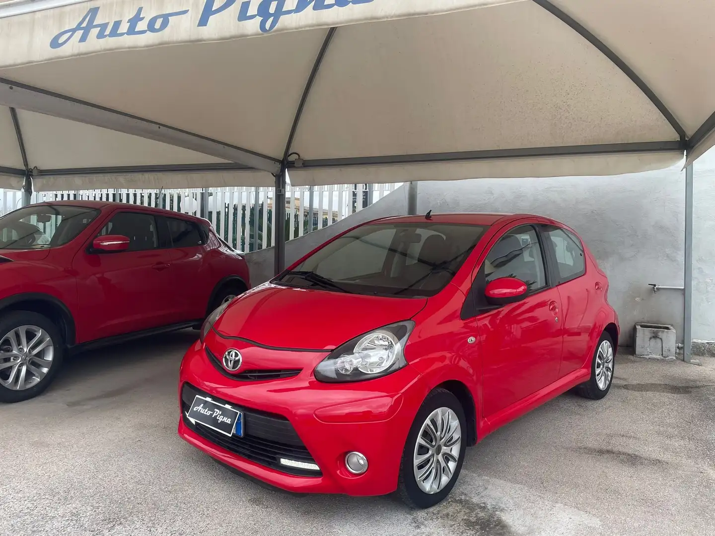 Toyota Aygo Aygo I 2012 5p 1.0 connect (tobasco) m-mt Czerwony - 1
