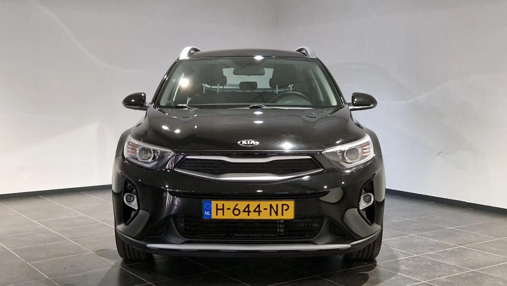 Kia Stonic 1.0 T-GDi DynamicLine | Automaat Zwart - 2