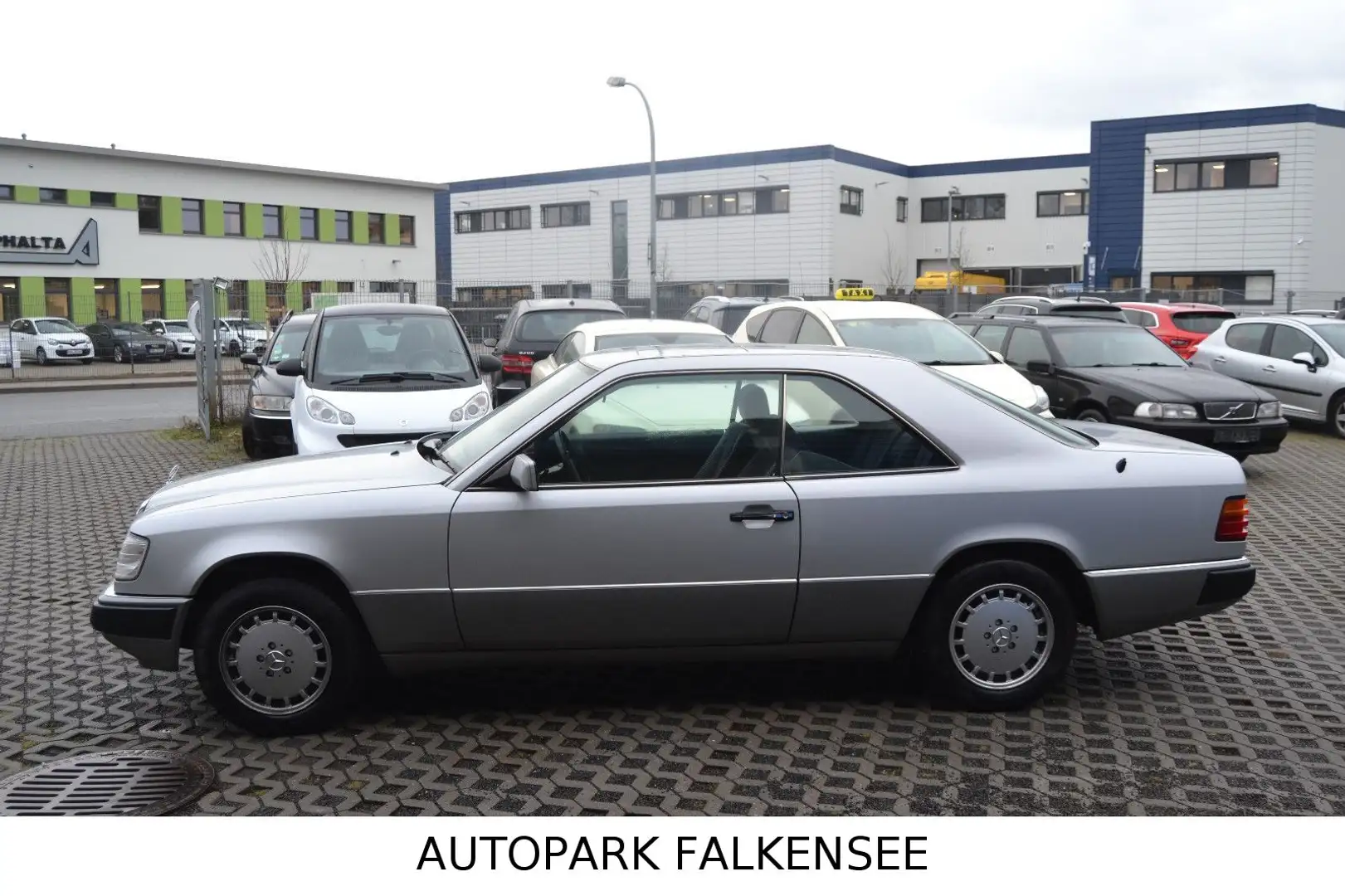 Mercedes-Benz 230 CE H-KENNZEICHEN OLDTIMER AUTOMATIK Silber - 2