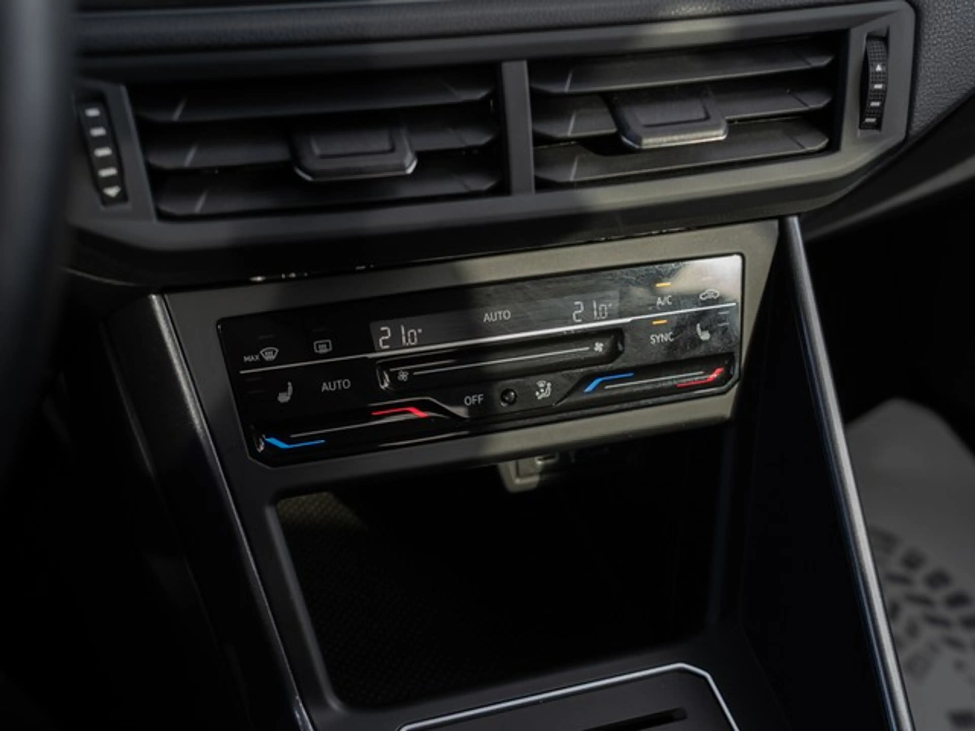 Volkswagen Taigo TSI DSG Style AHK Matrix RFK NAVI — photo 13