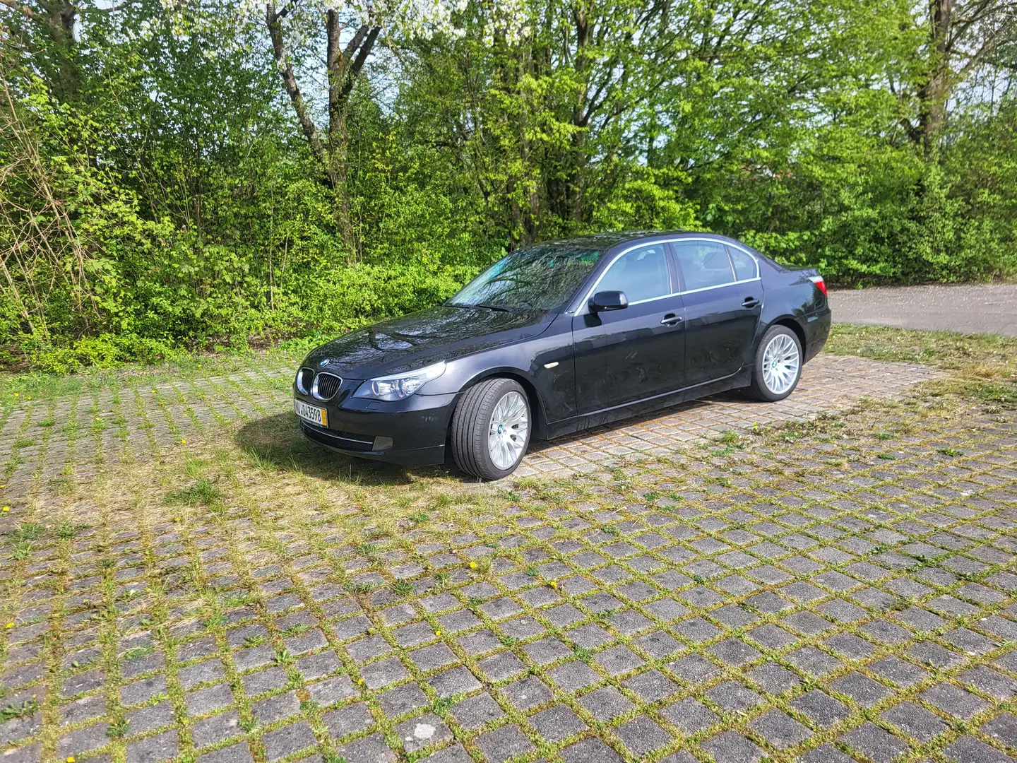 BMW 530 5er 530i Aut. Czarny - 2
