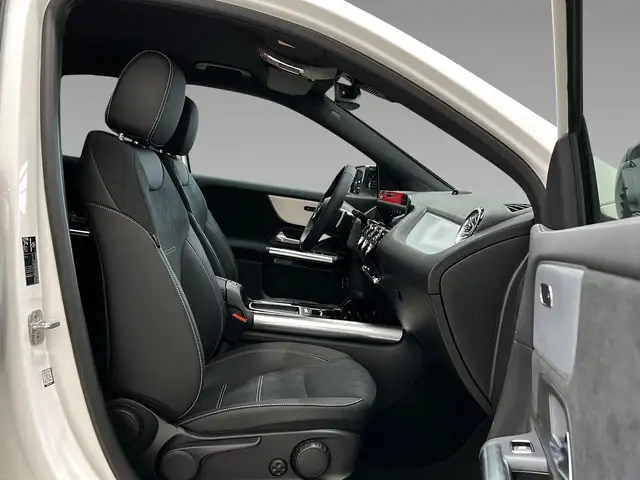 Mercedes-Benz Gla Class view 14