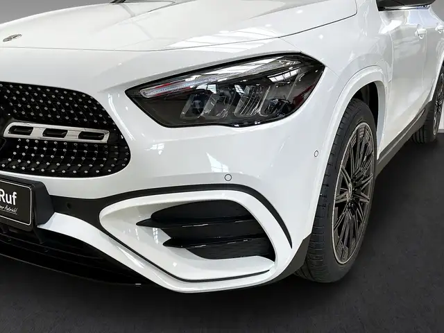 Mercedes-Benz Gla Class view 15