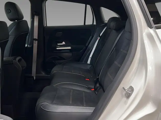 Mercedes-Benz Gla Class view 9