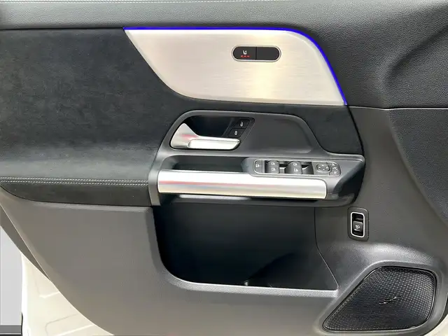 Mercedes-Benz Gla Class view 13