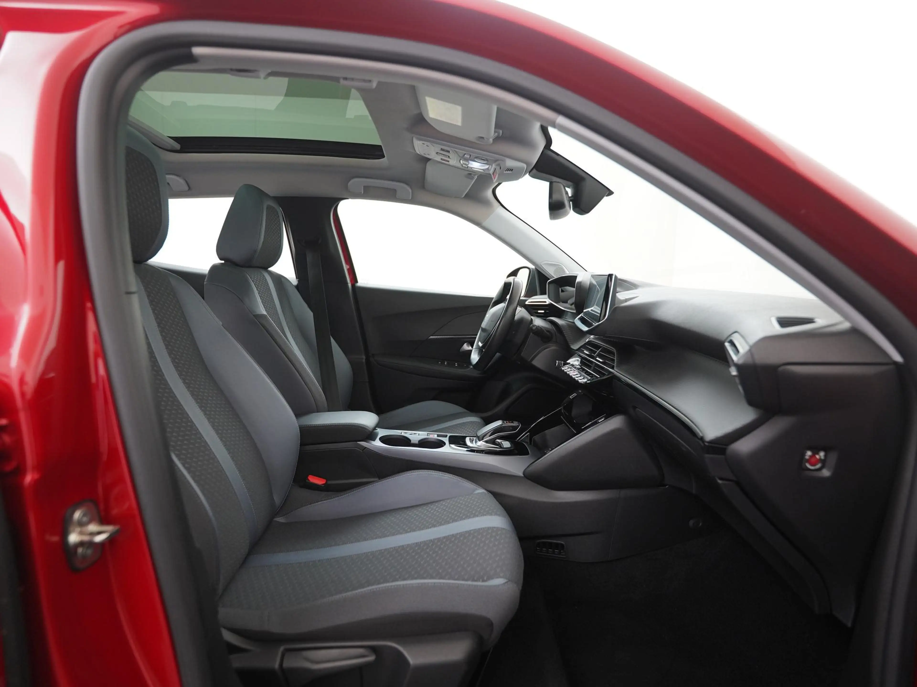 Peugeot e-2008 EV Allure 50 kWh | SOH 92% | Navigatie | Digital C — photo 3