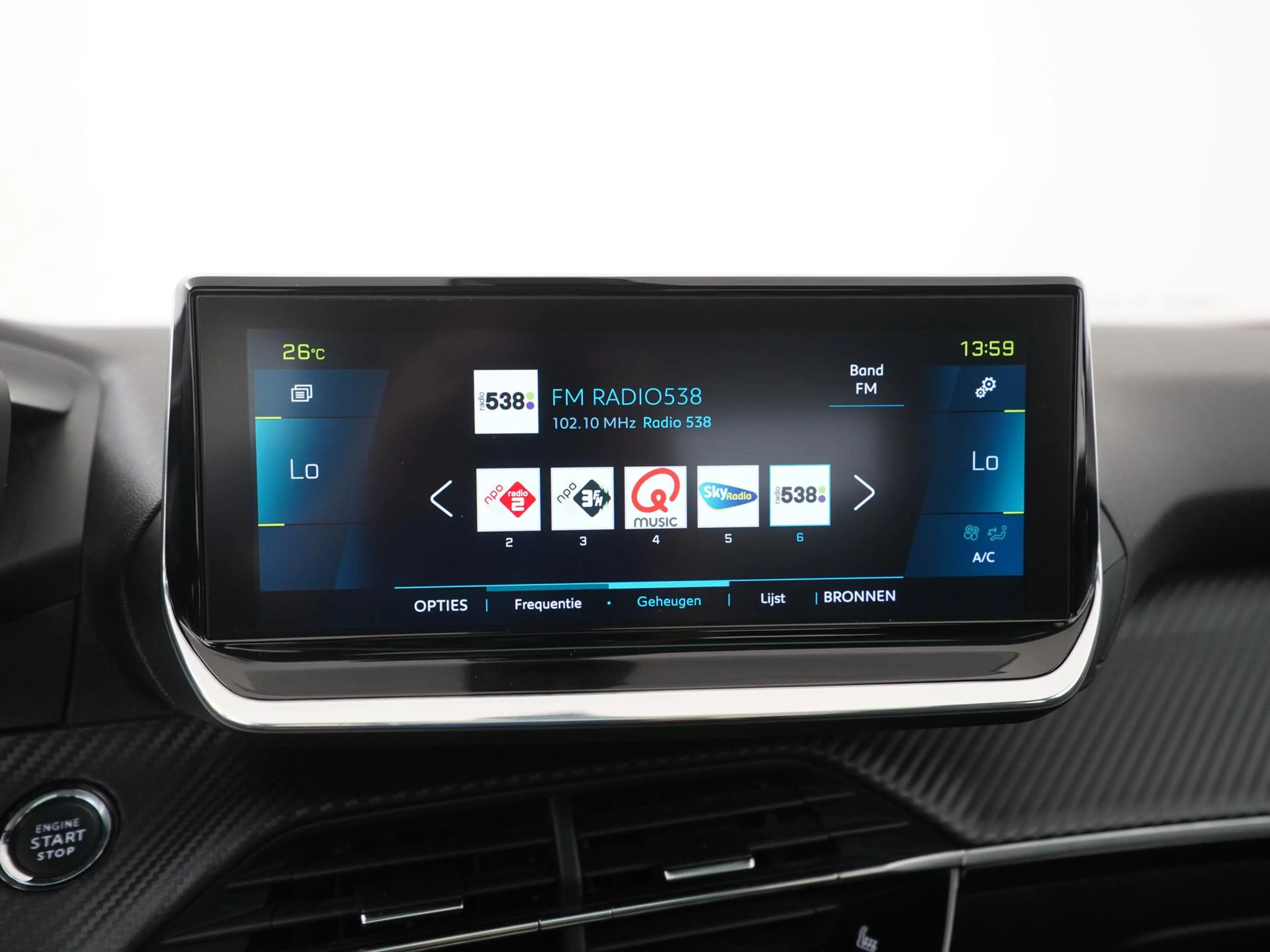 Peugeot e-2008 EV Allure 50 kWh | SOH 92% | Navigatie | Digital C — photo 13