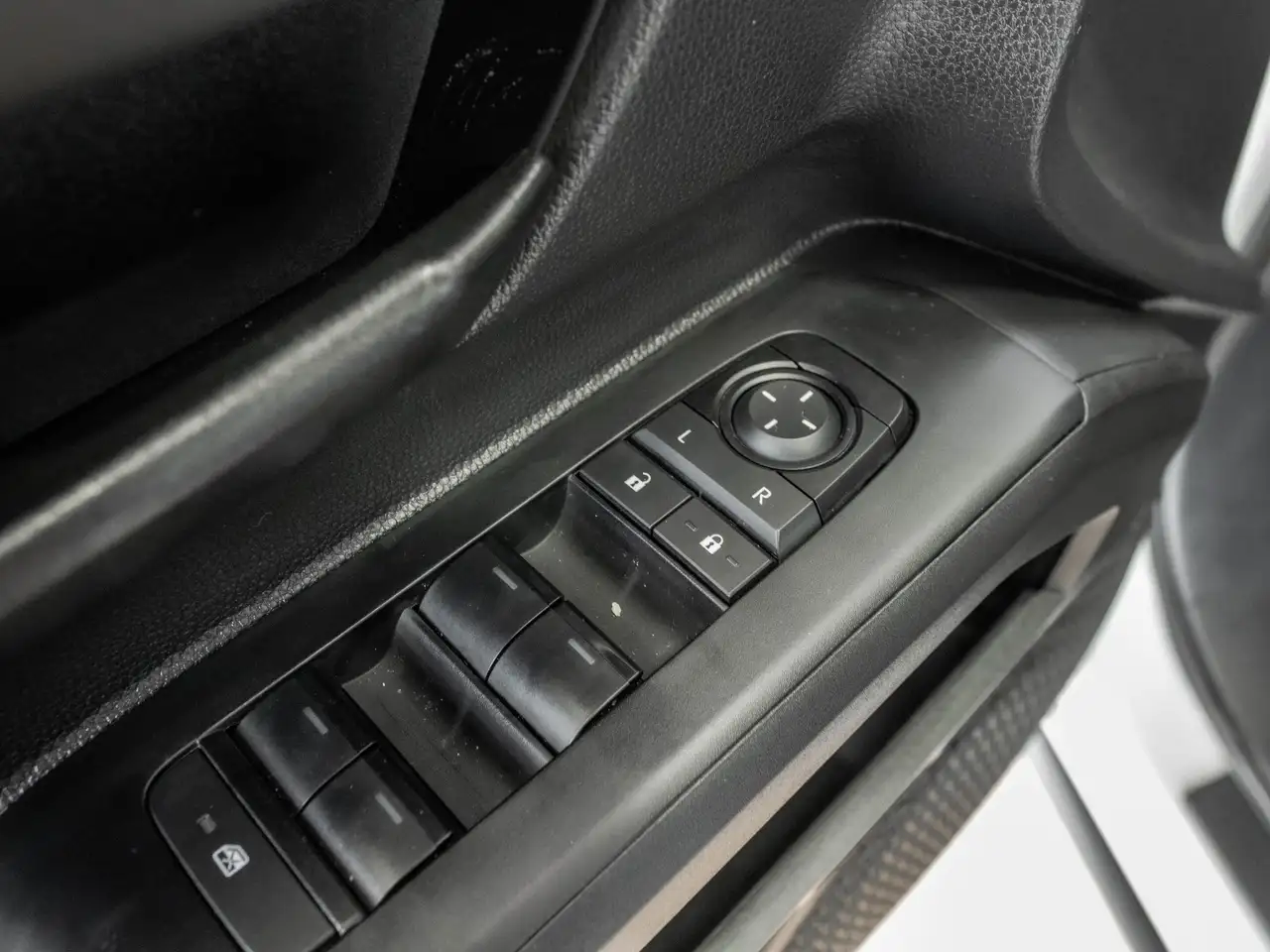 Toyota Tacoma снимка Toyota Tacoma