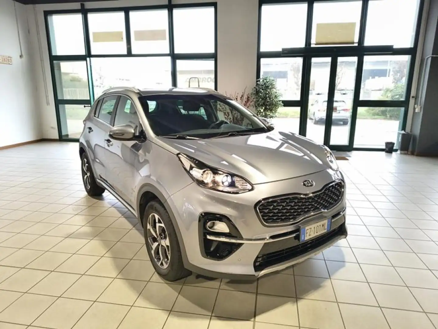 Kia Sportage 1.6 GDI 2WD Energy Argent - 1