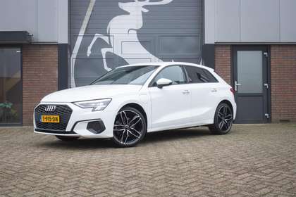 Audi A3 Sportback 40 TFSI e Edition / 19'' / LED