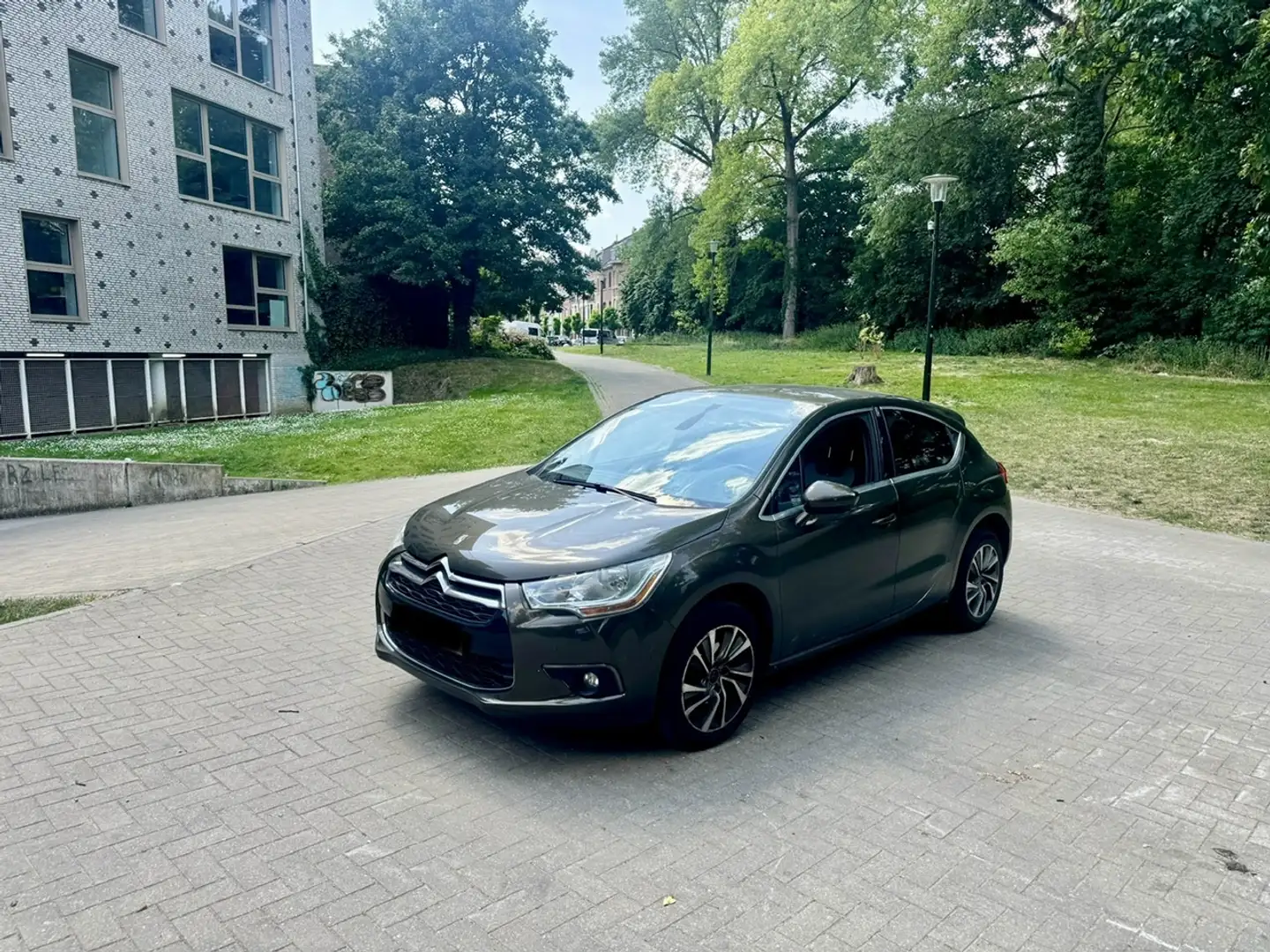 Citroen DS4 1.6 THP So Chic Grijs - 1