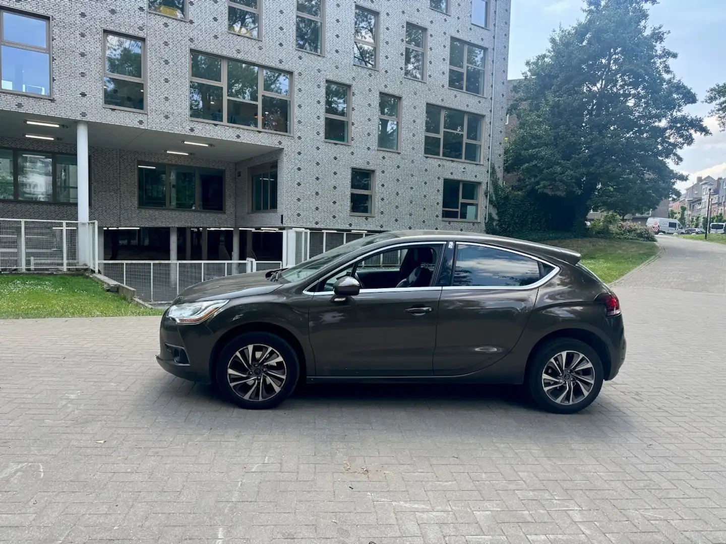 Citroen DS4 1.6 THP So Chic Grijs - 2