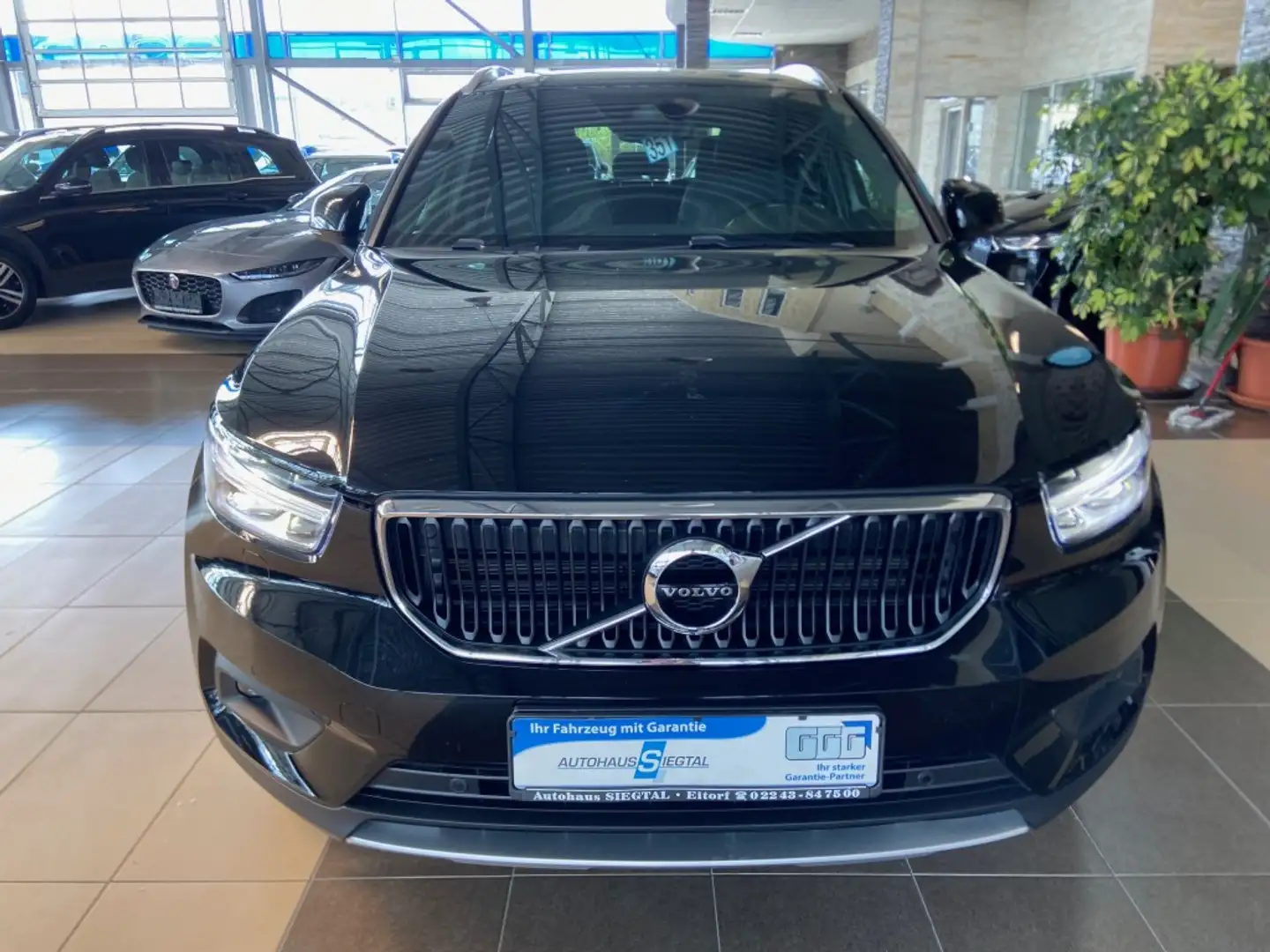 Volvo XC40 AWD*Momentum Pro*Pano.*dig.Cockpit*Navi*LED Noir - 2