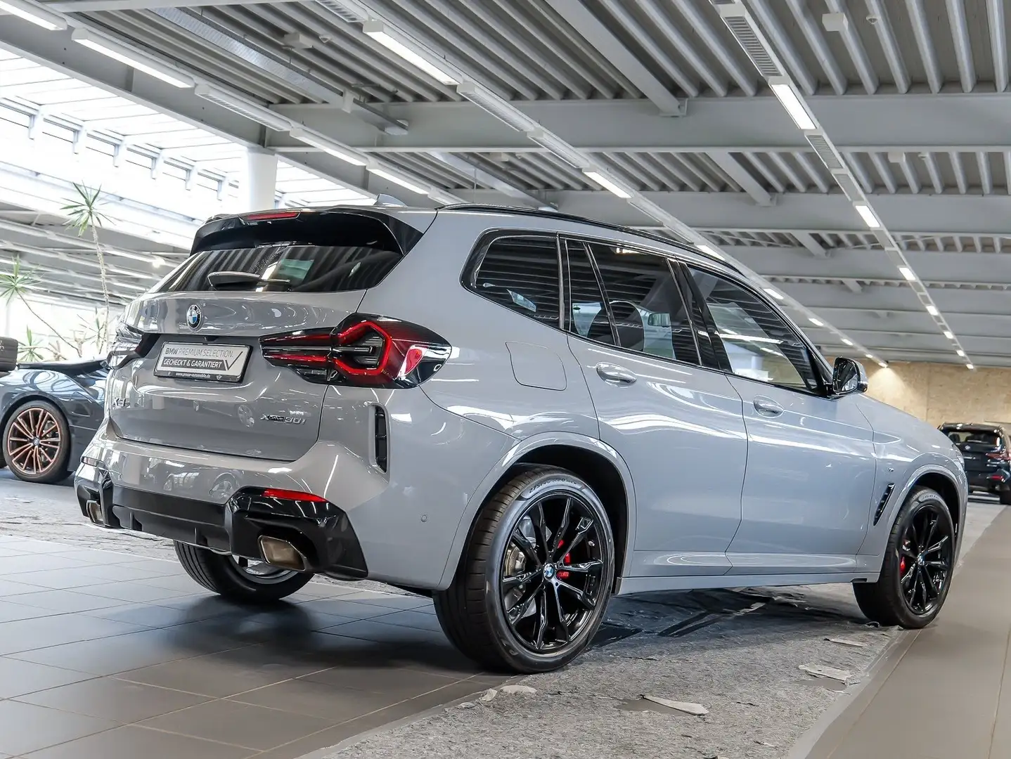 BMW X3 xDrive30i ZA M Sport HUD PANO ACC AHK RFK LM Grau - 2