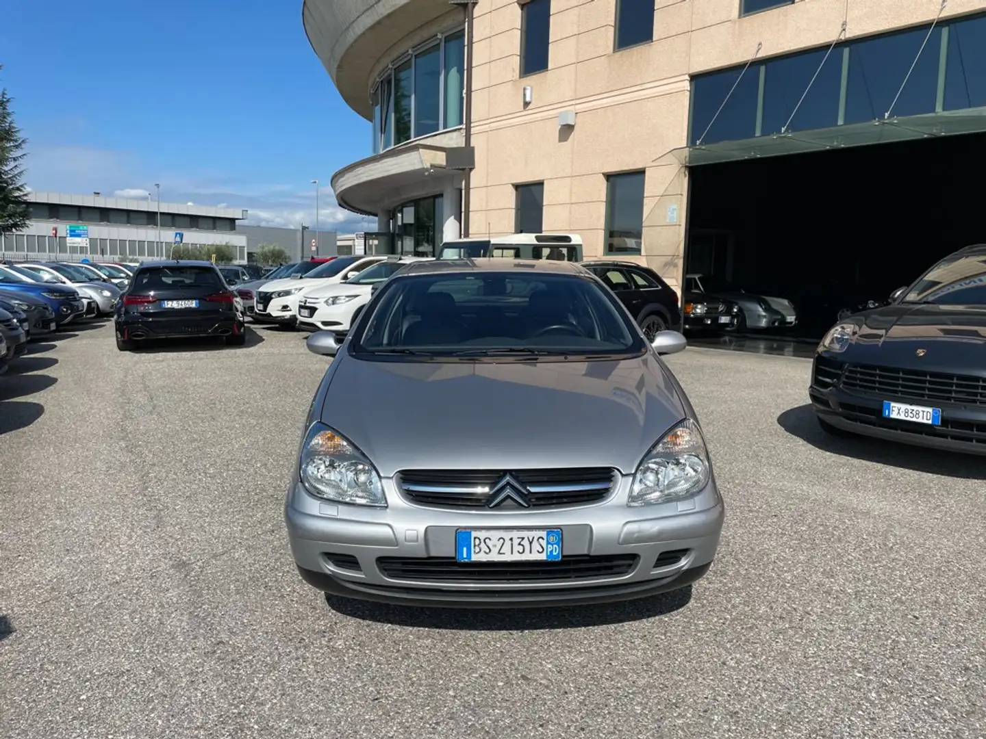 Citroen C5 3.0 V6 24v Exclusive auto KM125K SERVICE CITROEN Plateado - 2