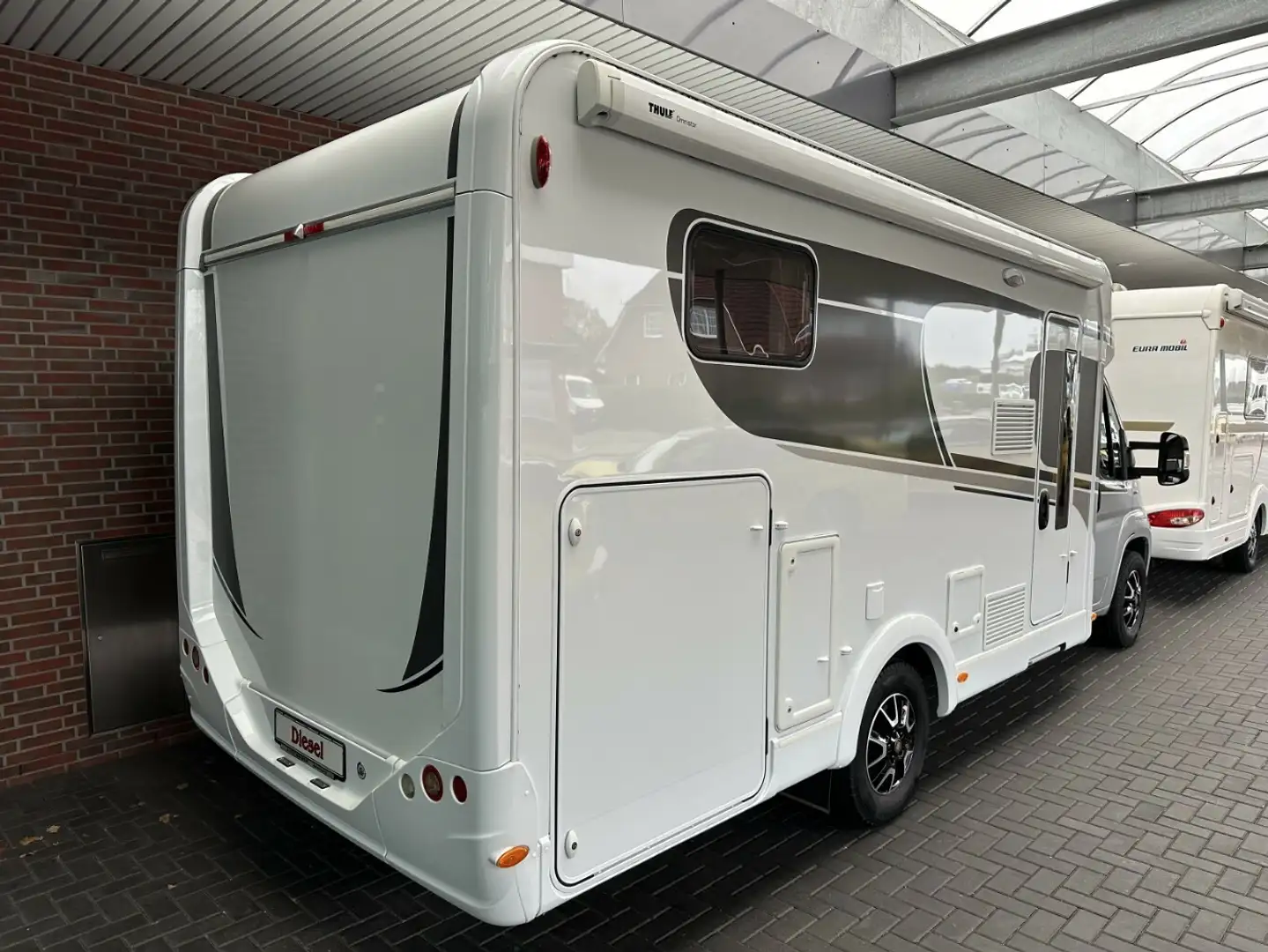 Carado T338 Fiat +Einzelbett+TV/SAT+Kamera+Markise+ Bianco - 2