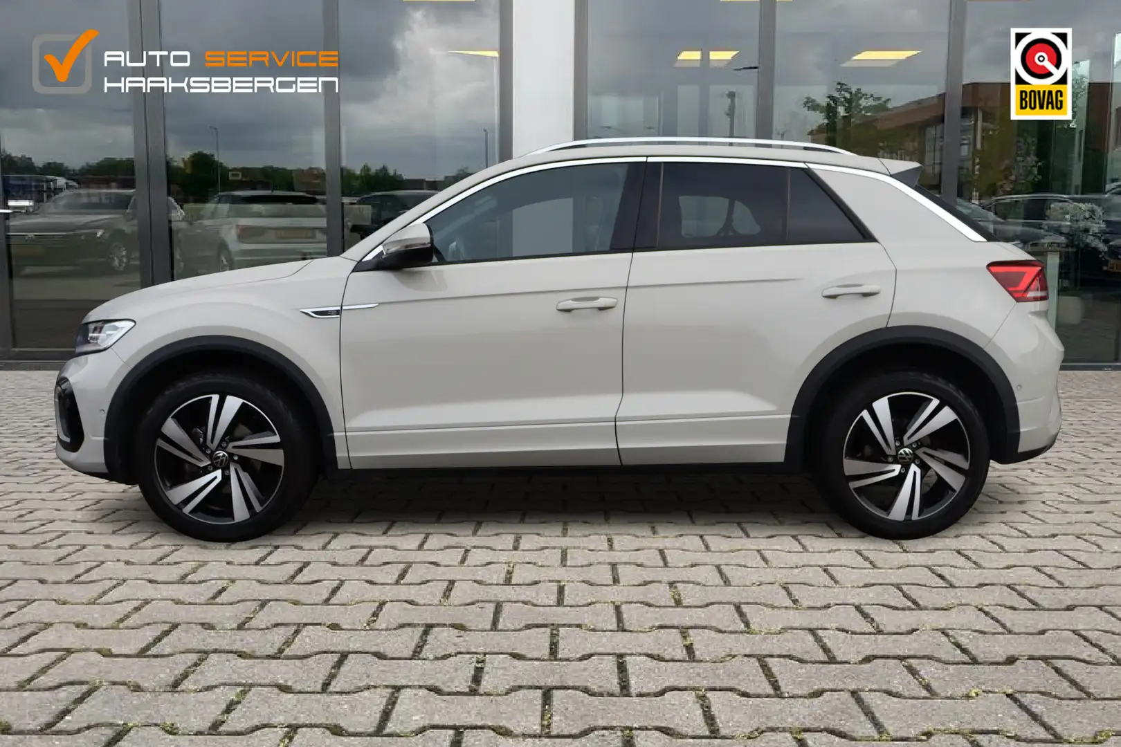 Volkswagen T-Roc 1.5 TSI R-Line | ACC | Camera | Virtual Cockpit | Grijs - 2