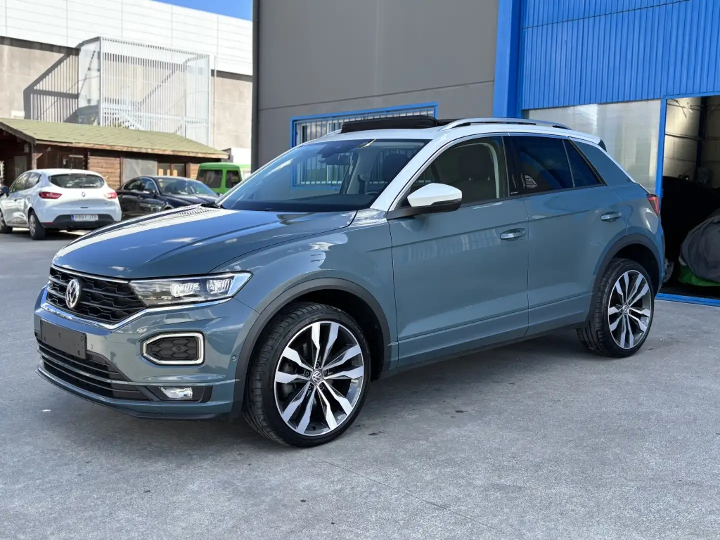 Volkswagen T-Roc 2.0TDI Advance R-Line DSG7 Azul - 2