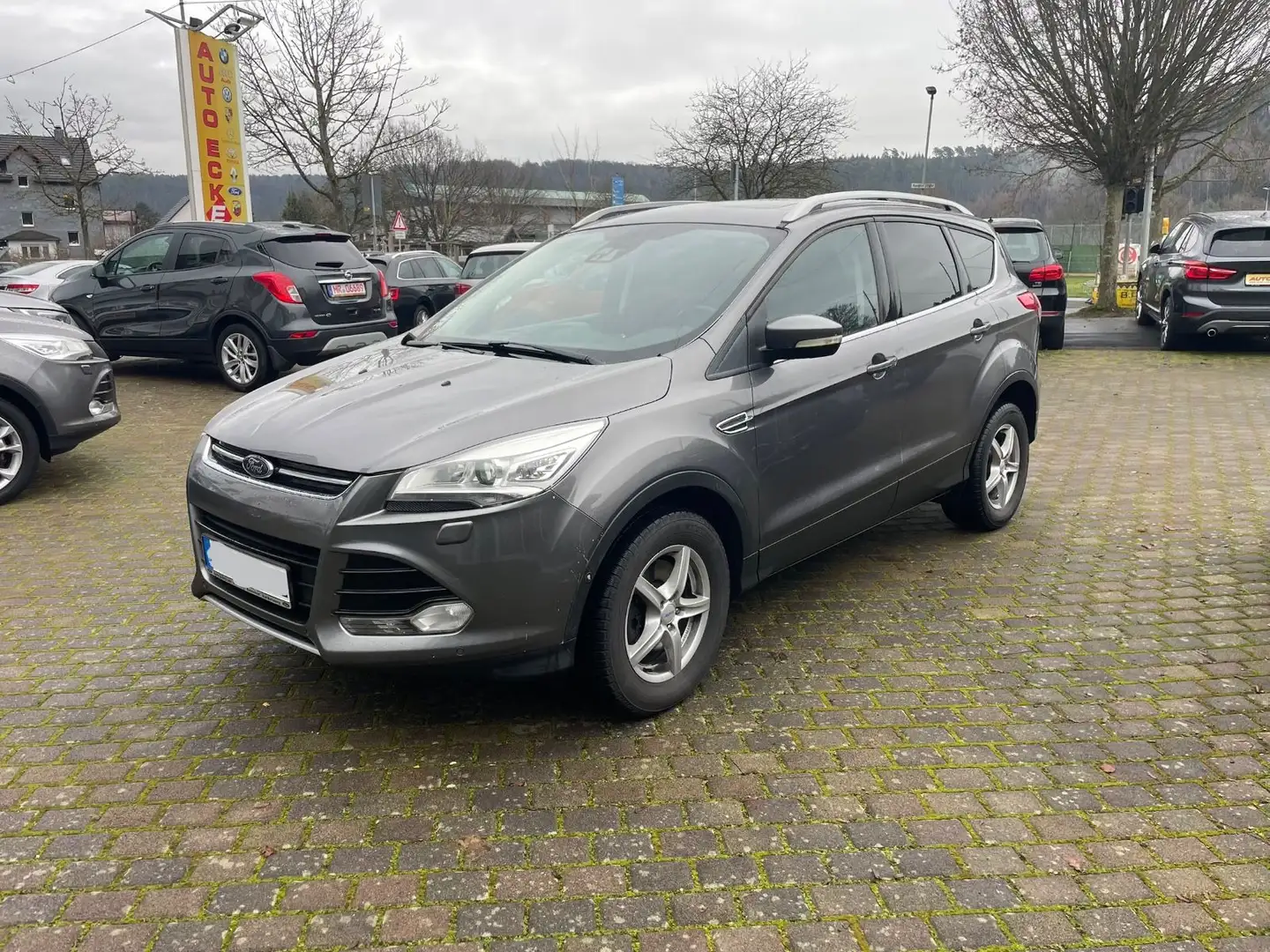 Ford Kuga Titanium 2,0TDCI Automatik Grau - 1