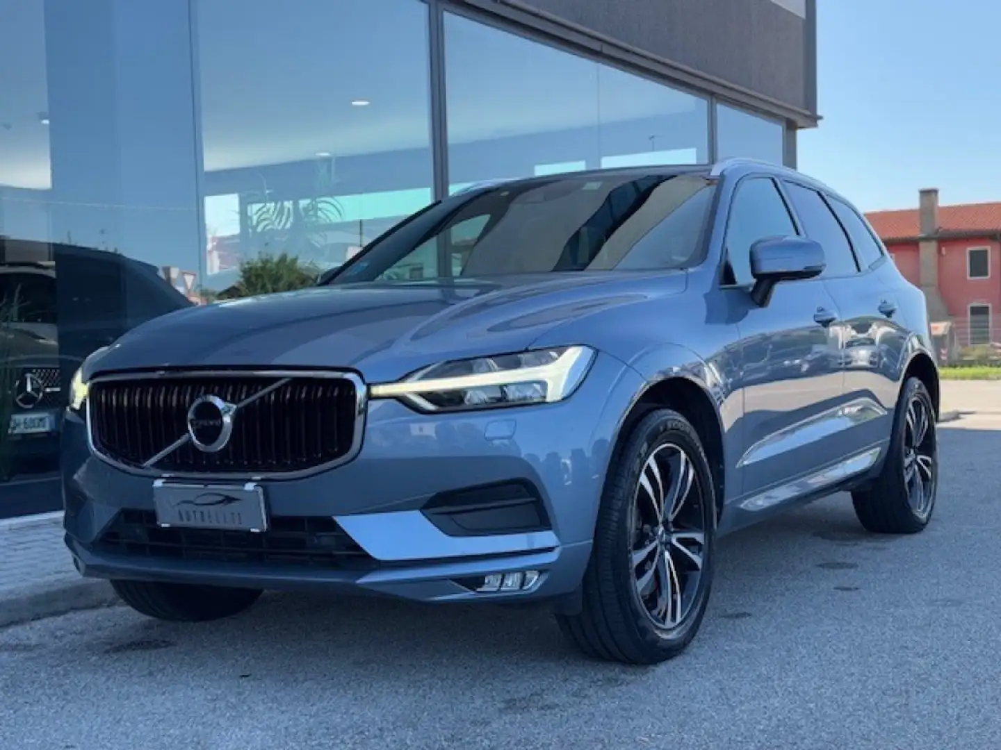 Volvo XC60 D5 235CV AWD Geartronic Inscription Bleu - 1