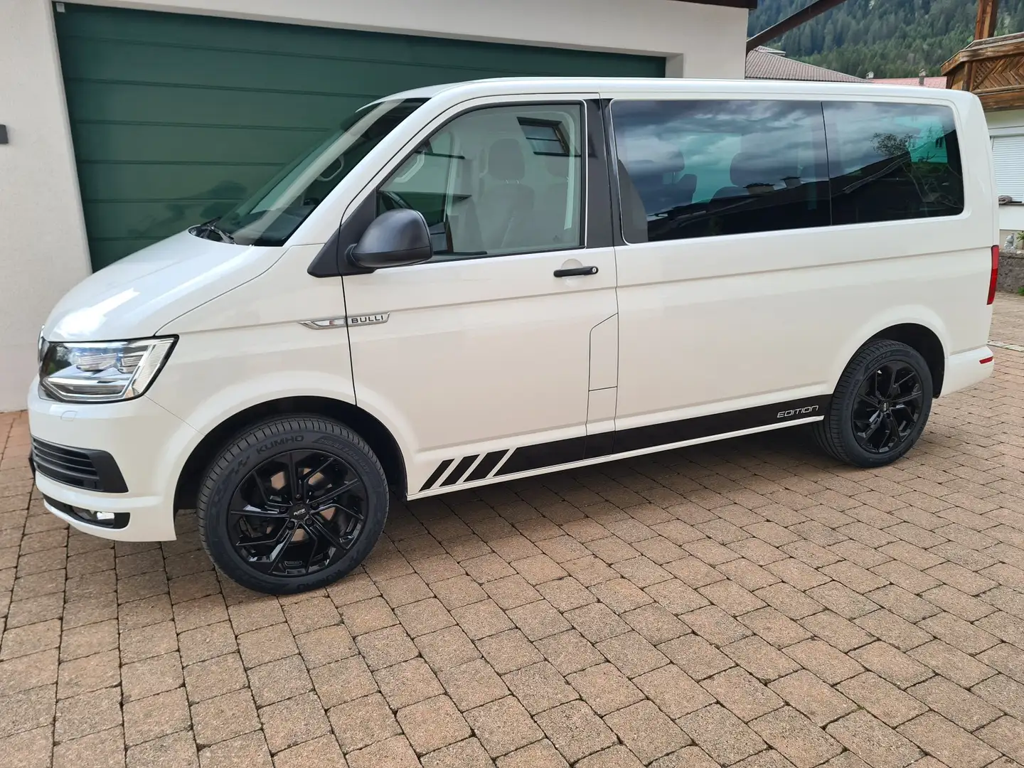 Volkswagen T6 Multivan Trendline 2,0 TDI BMT Weiß - 1