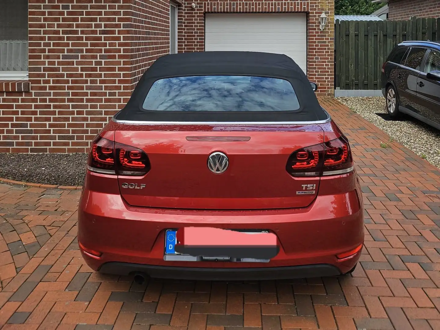 Volkswagen Golf Cabriolet Golf Cabrio 1.2 TSI BlueMotion Technology Exclusiv Rot - 1