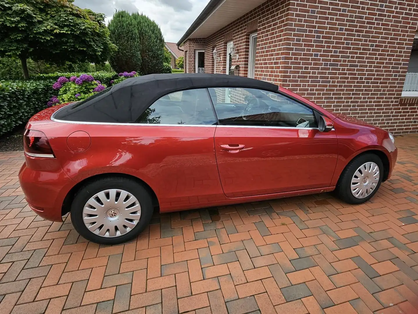 Volkswagen Golf Cabriolet Golf Cabrio 1.2 TSI BlueMotion Technology Exclusiv Rot - 2