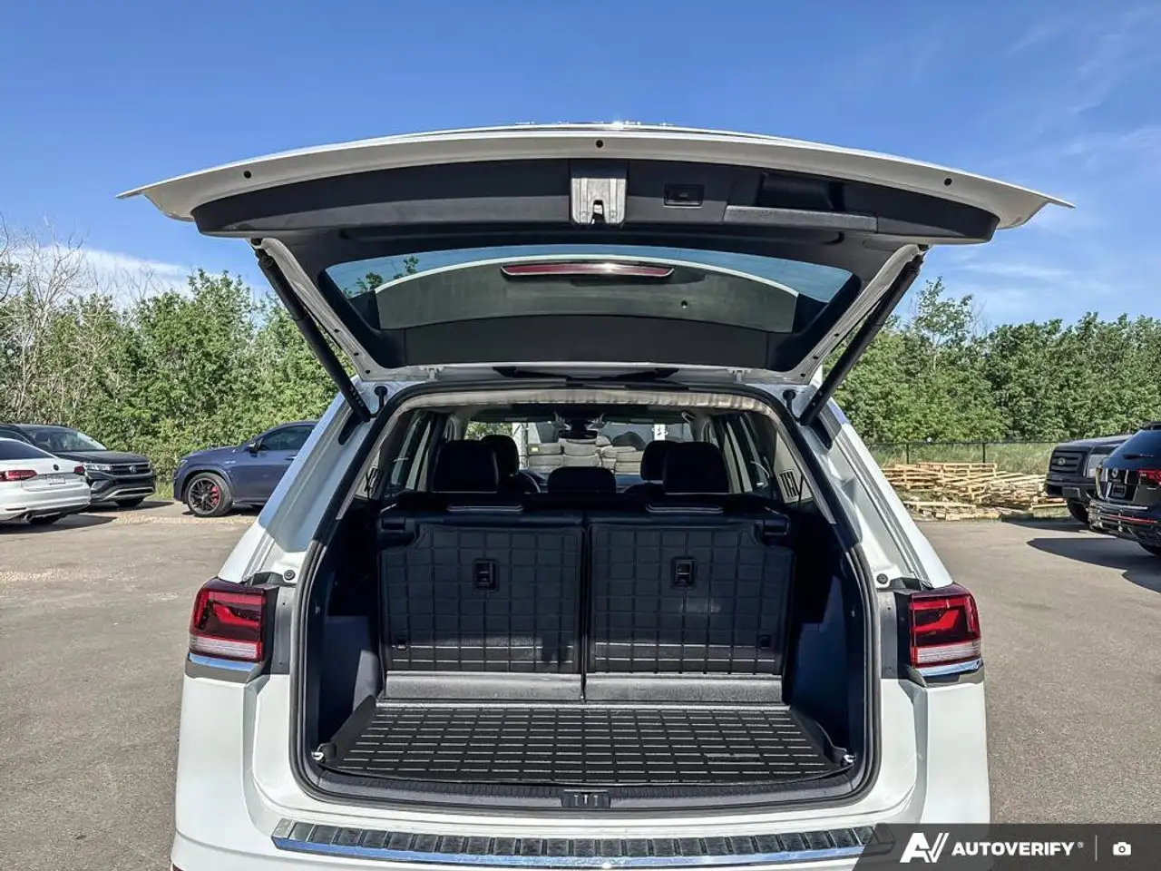 Volkswagen Atlas снимка Volkswagen Atlas