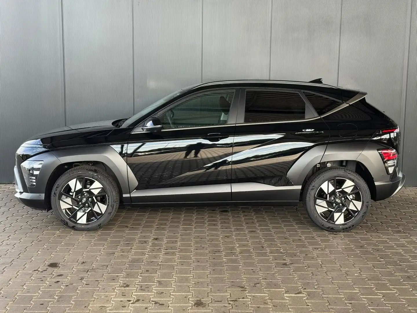 Hyundai KONA Comfort Plus 1.6 T-GDI 2WD 7-DCT / 360 Grad PDC... Schwarz - 2