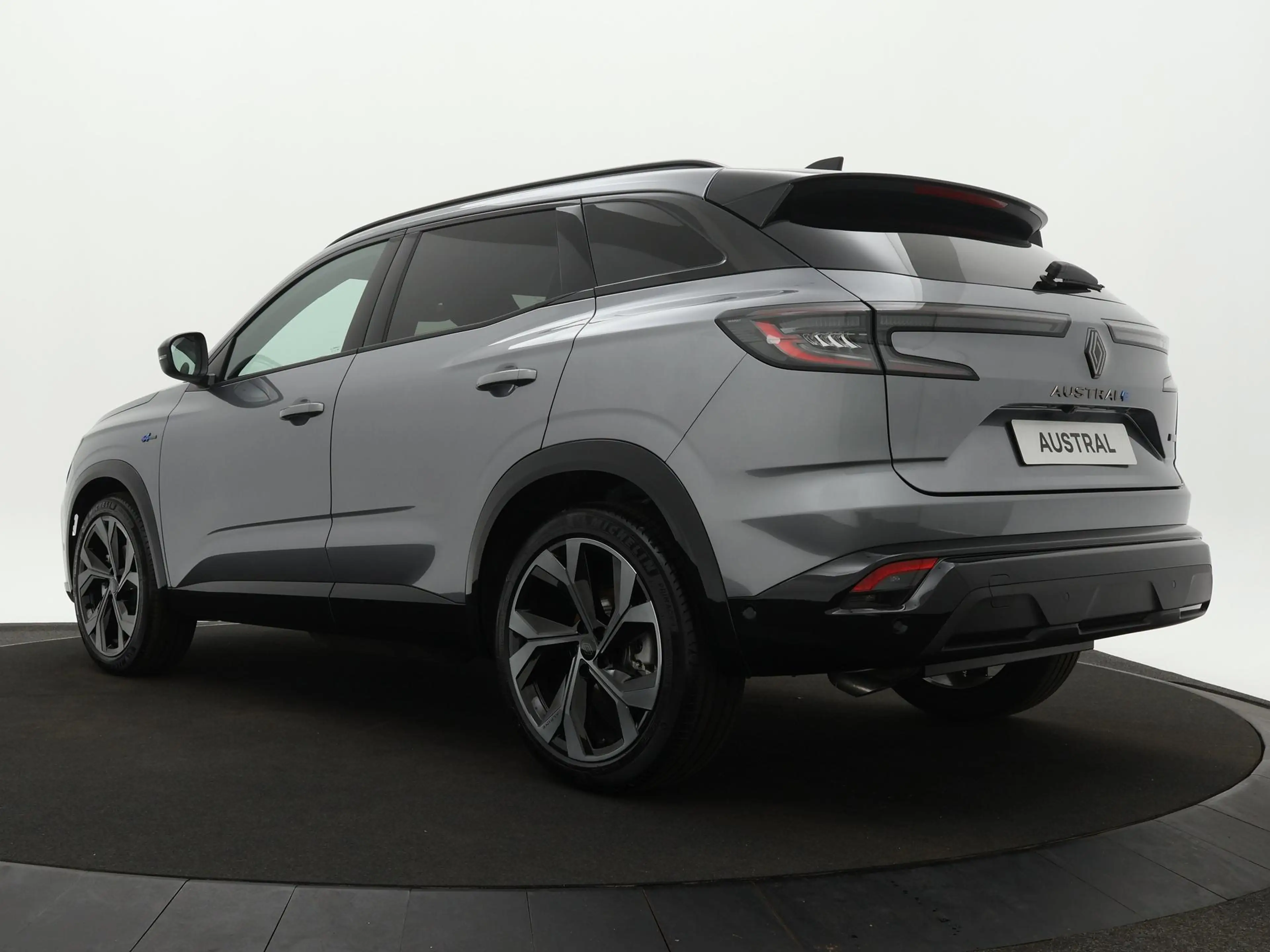 Renault Austral techno esprit Alpine E-Tech full hybrid 200 | Park — photo 4