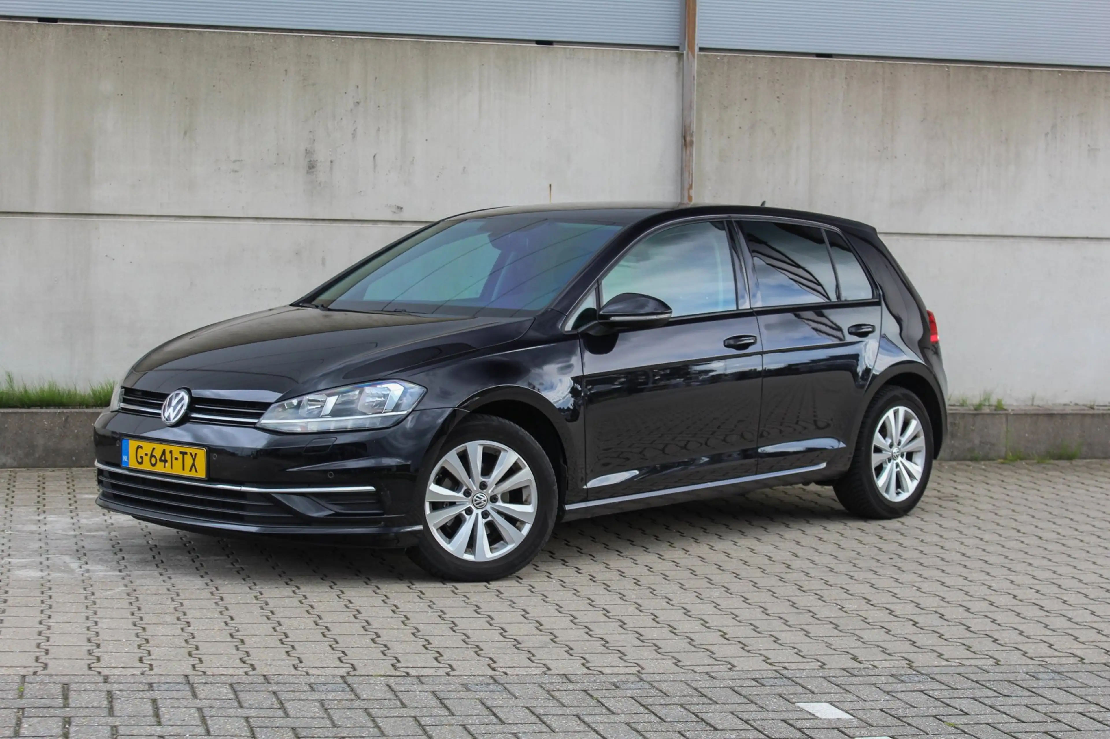 Volkswagen Golf 1.0 TSI Comfortline Business - automaat - ACC - NA