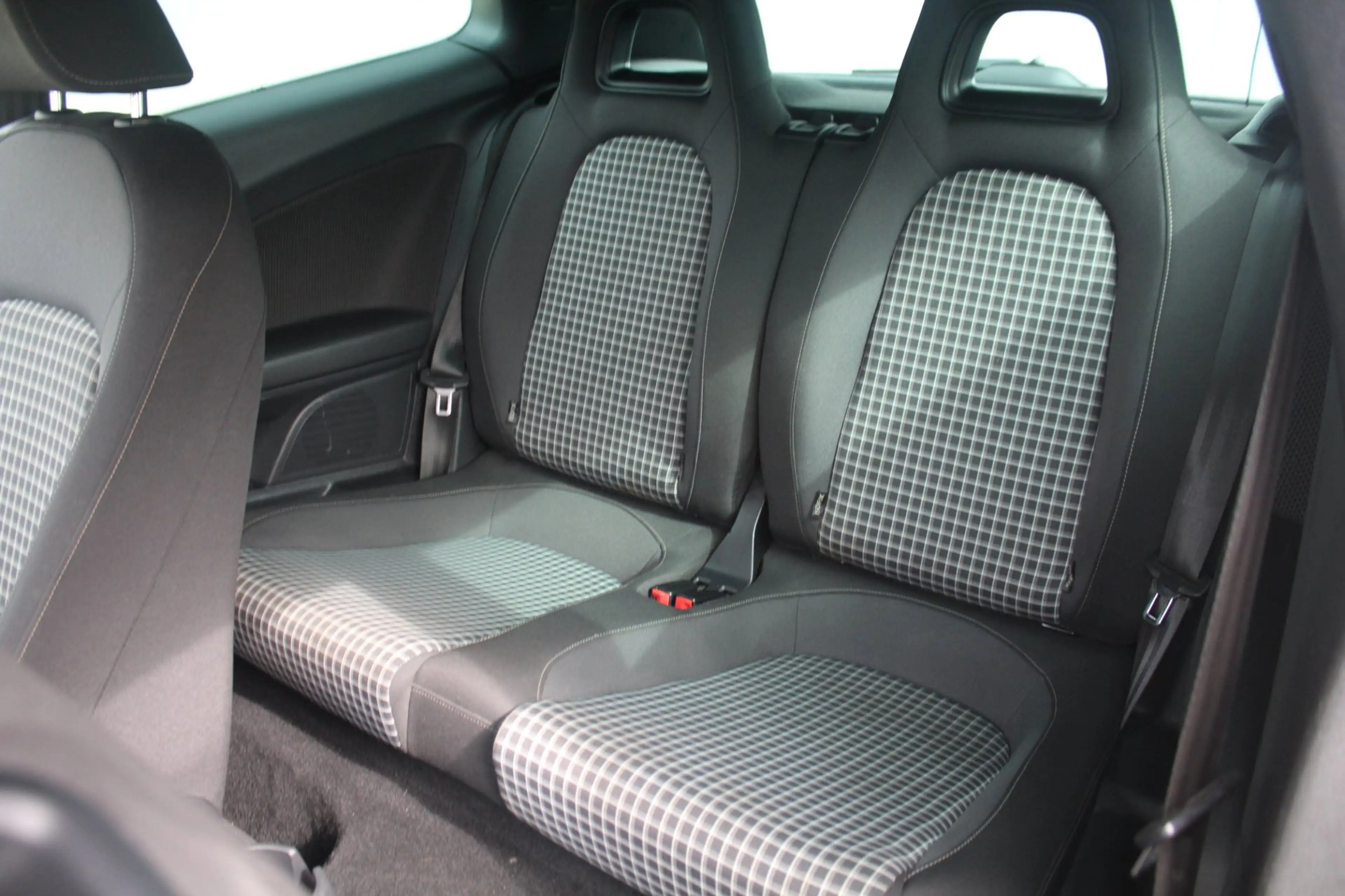 Volkswagen Scirocco 1.4 TSI Highline Plus | Stoelverwarming | Clima / — photo 10