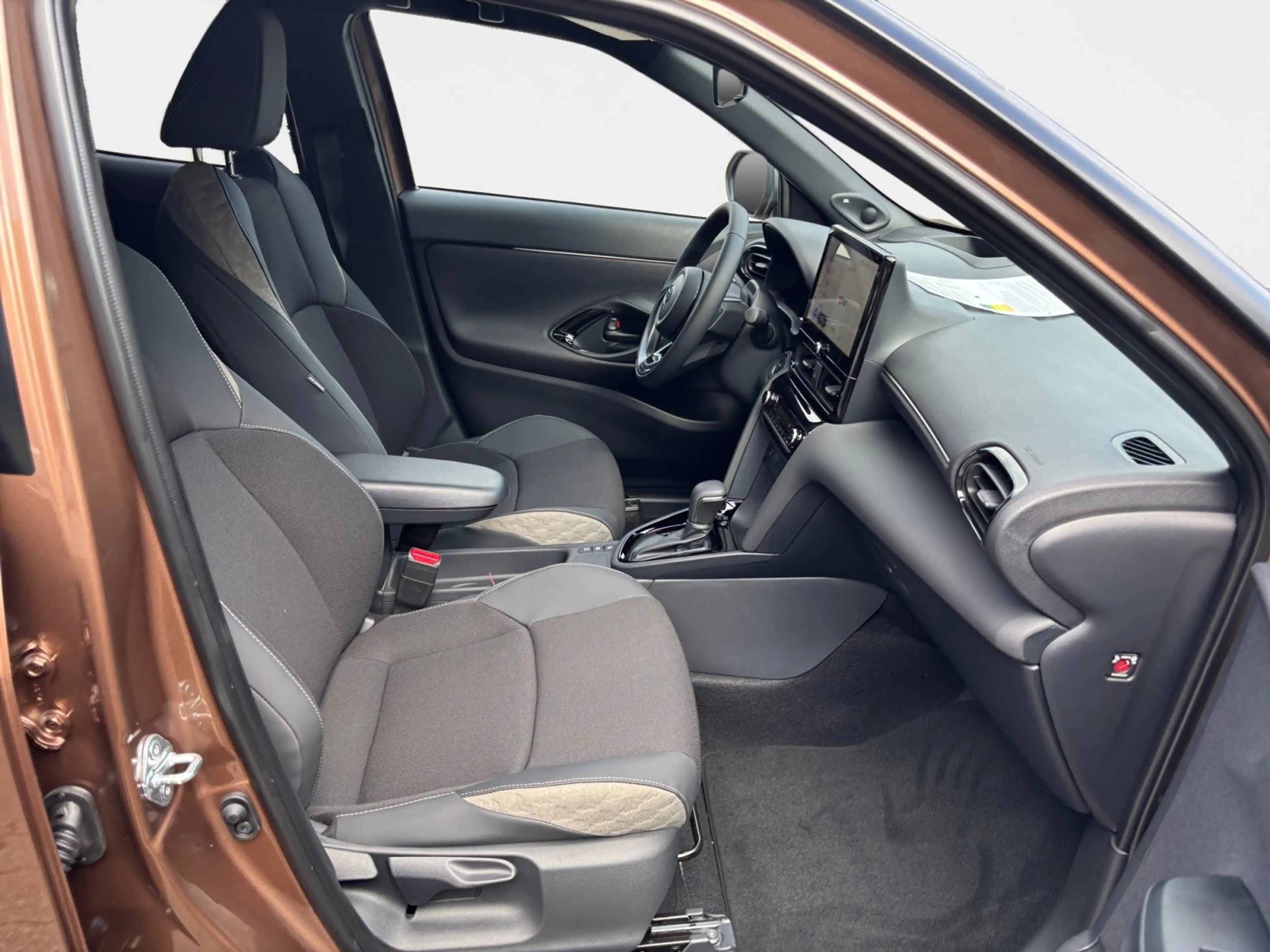 Toyota Yaris Cross 1.5 E FWD Lounge 2xKlima 360 ACC AUT — photo 12