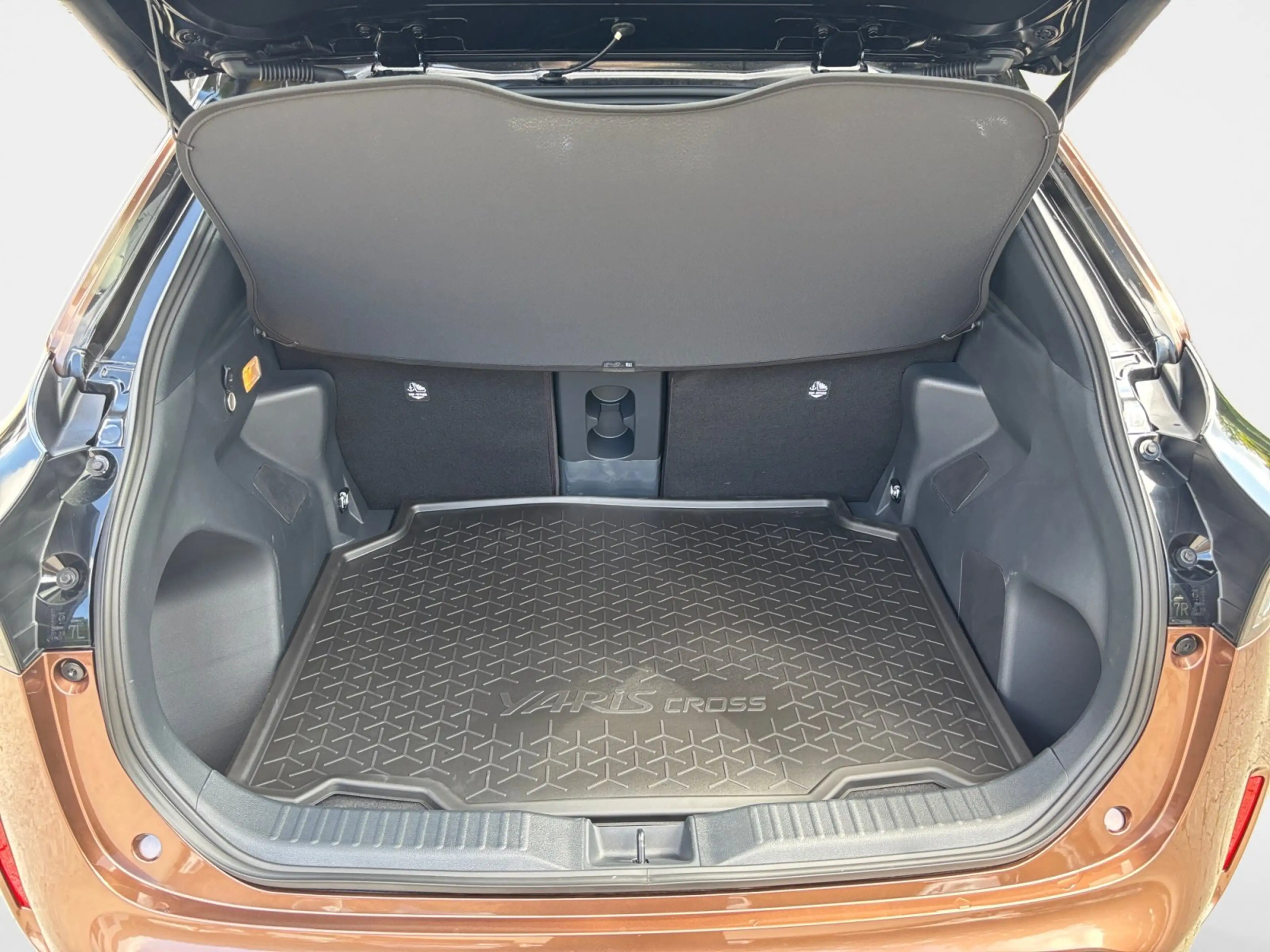 Toyota Yaris Cross 1.5 E FWD Lounge 2xKlima 360 ACC AUT — photo 15