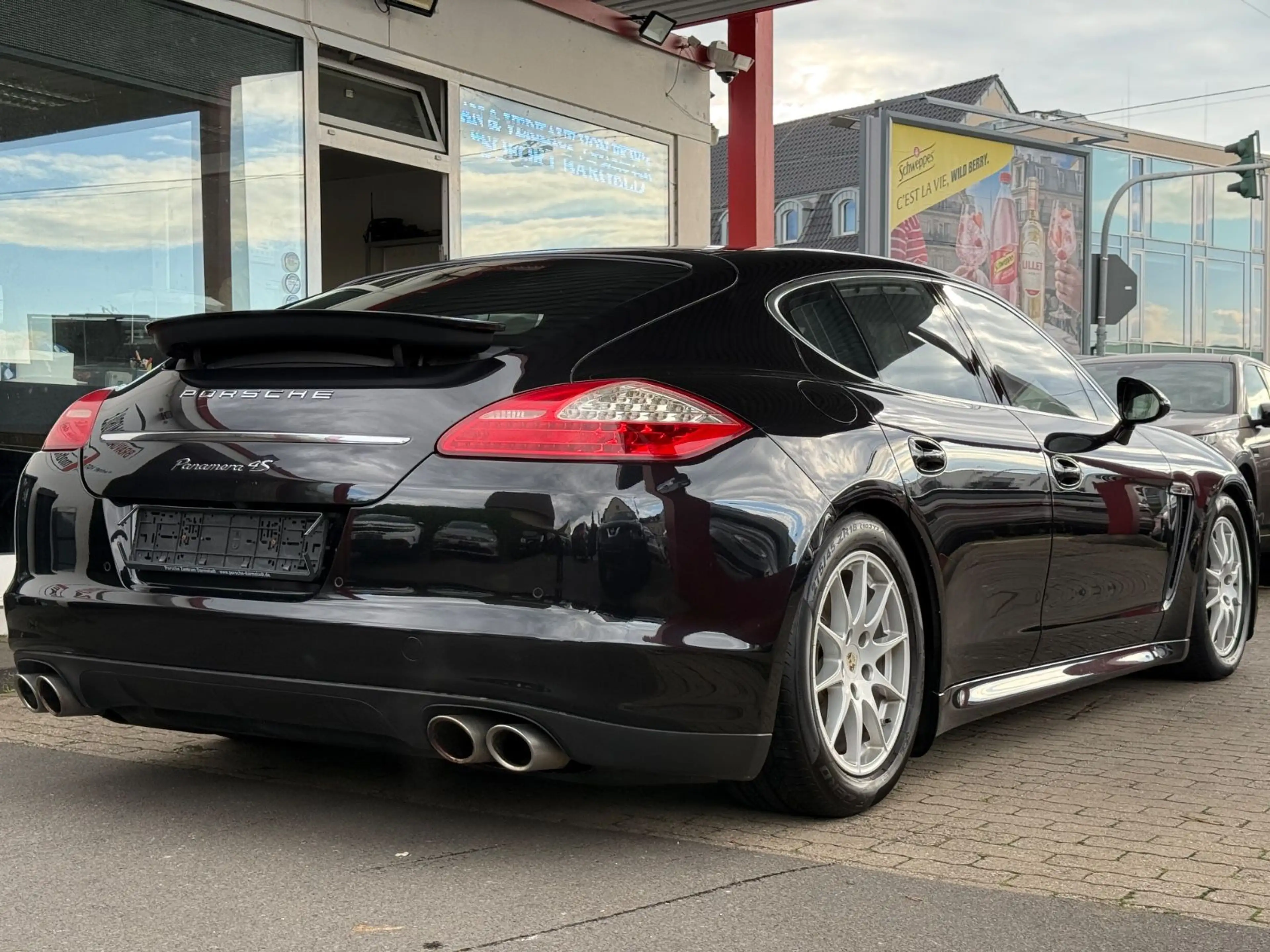 Porsche Panamera 4 S — photo 4