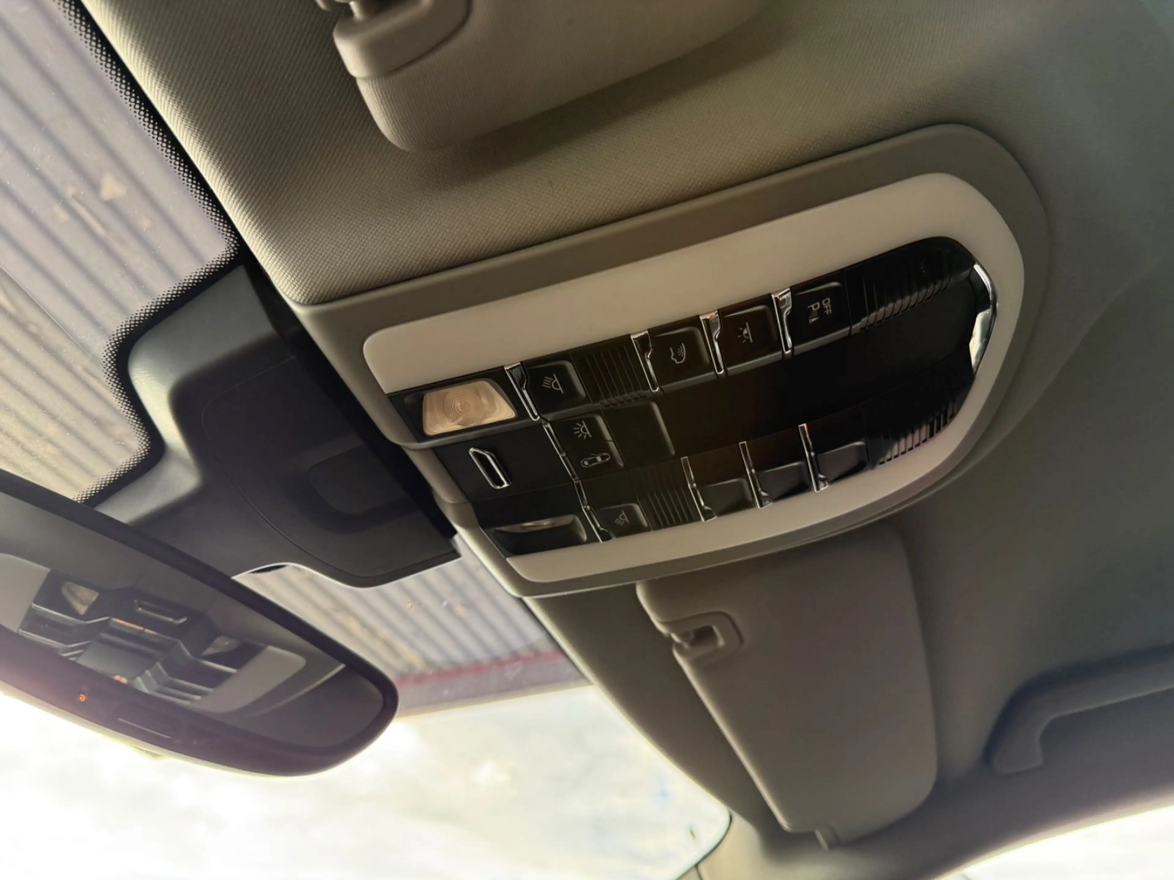 Porsche Panamera 4 S — photo 15