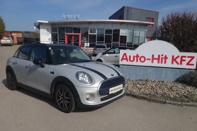 MINI Cooper 5 Sitzer***nur 47.600Km!!! Kamera/Sitzheizung***