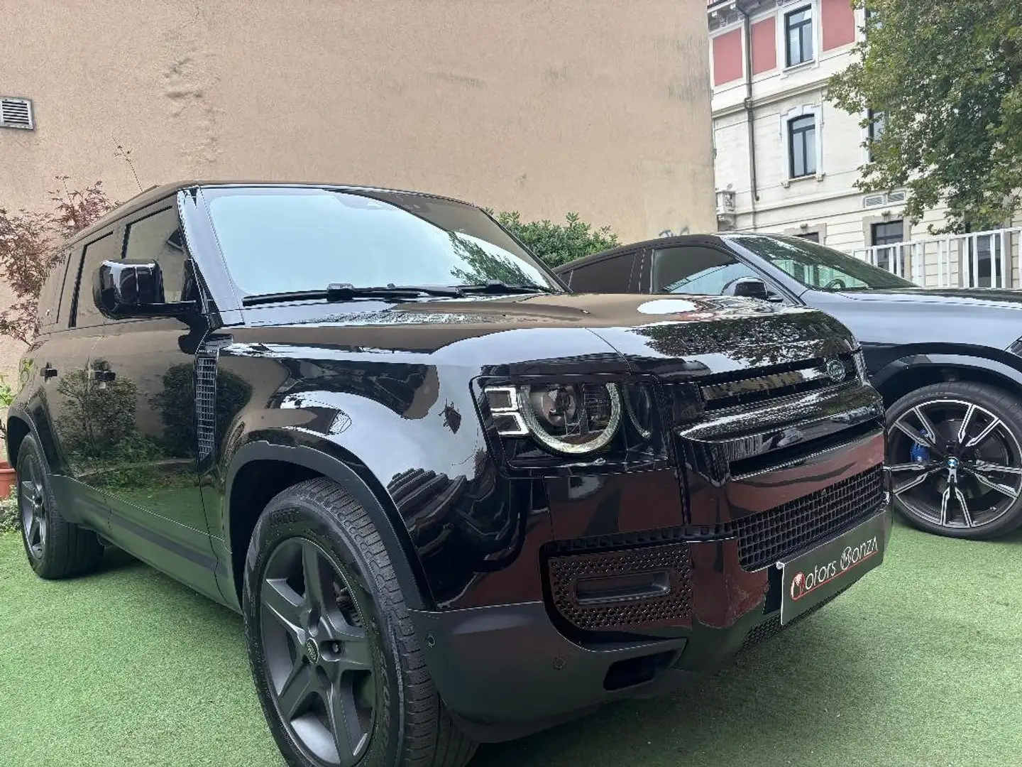 Land Rover Defender 110 3.0d i6 mhev awd - Dynamic  - total black Nero - 2